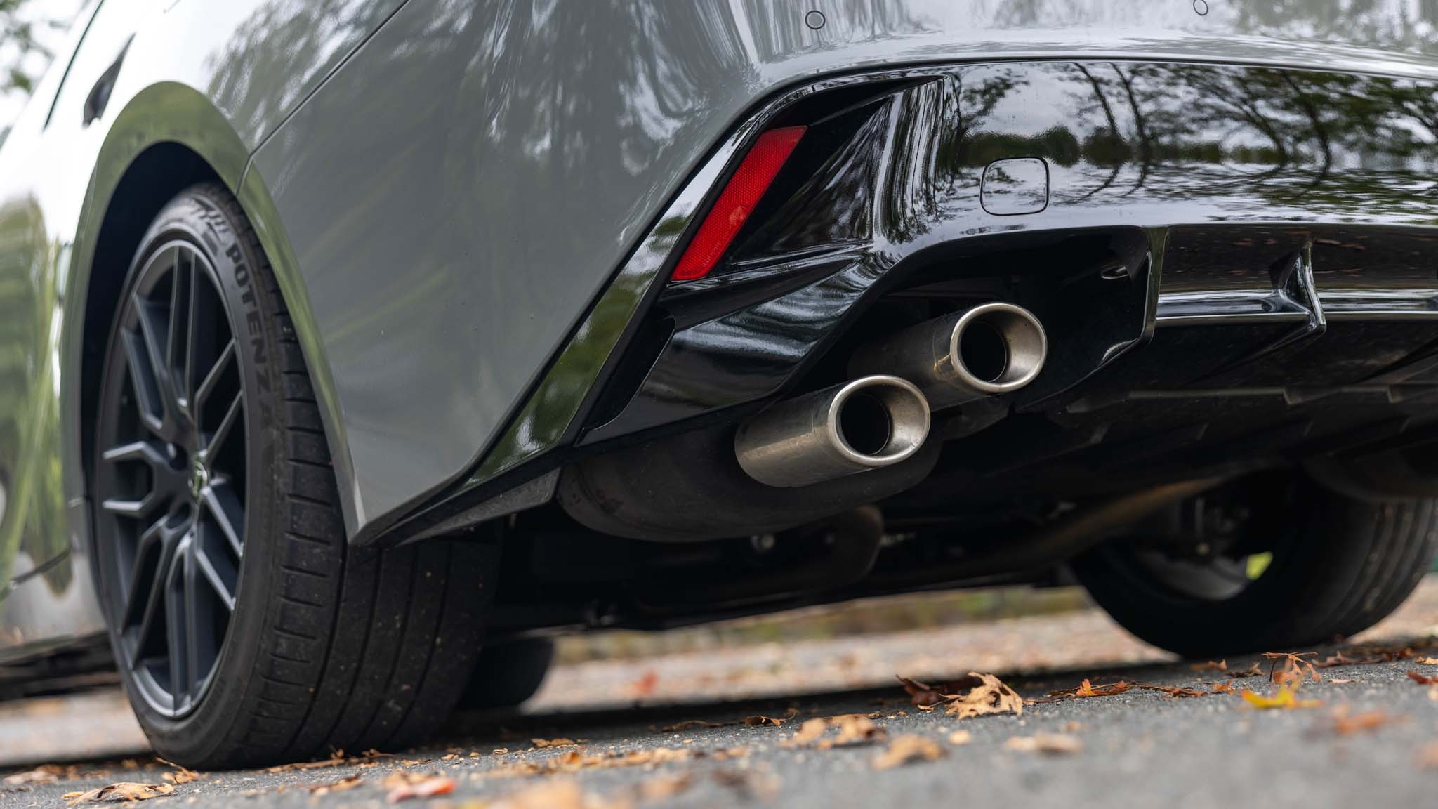 0018 2024 lexus is500 v 8