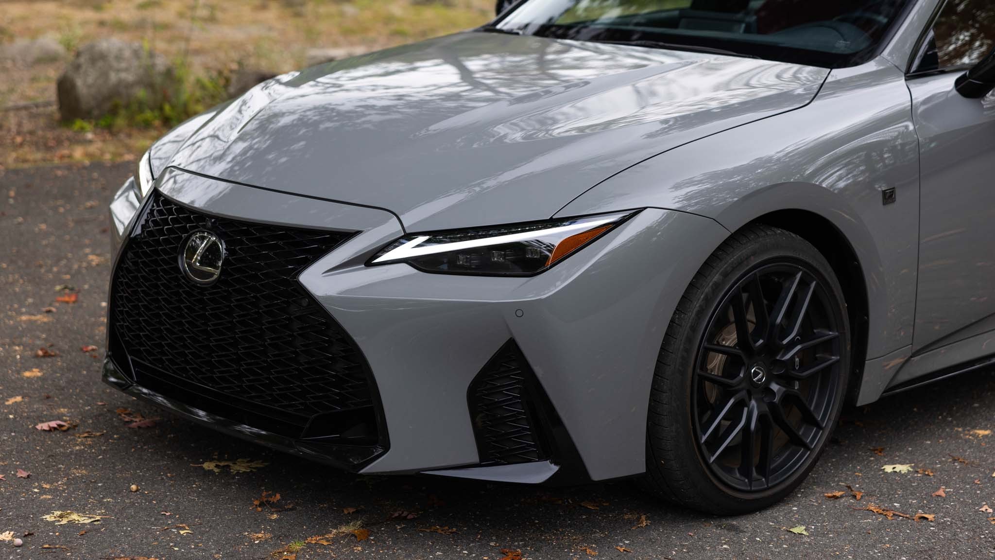 0022 2024 lexus is500 v 8