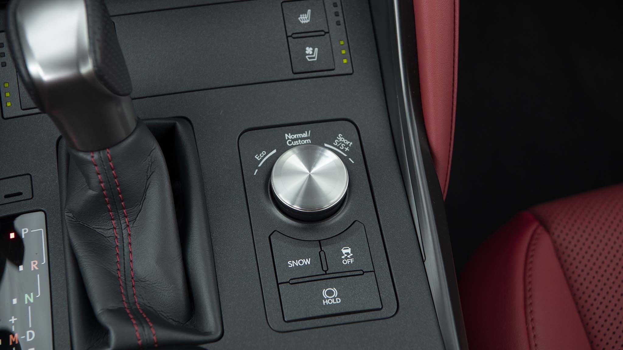 0025 2024 lexus is500 v 8