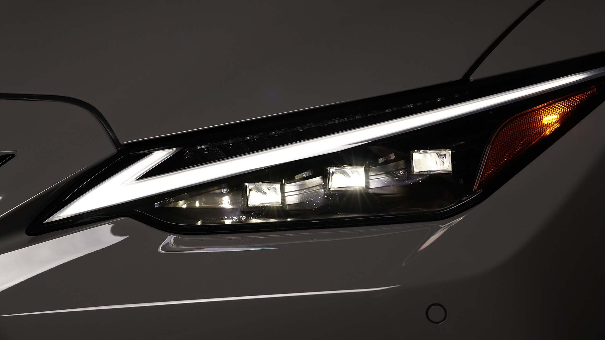 0033 2024 lexus is500 v 8