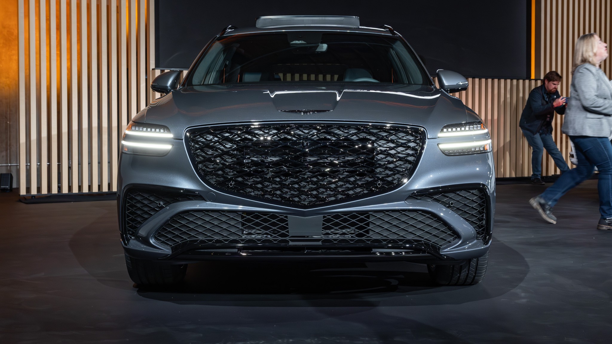 006 2025 Genesis GV70