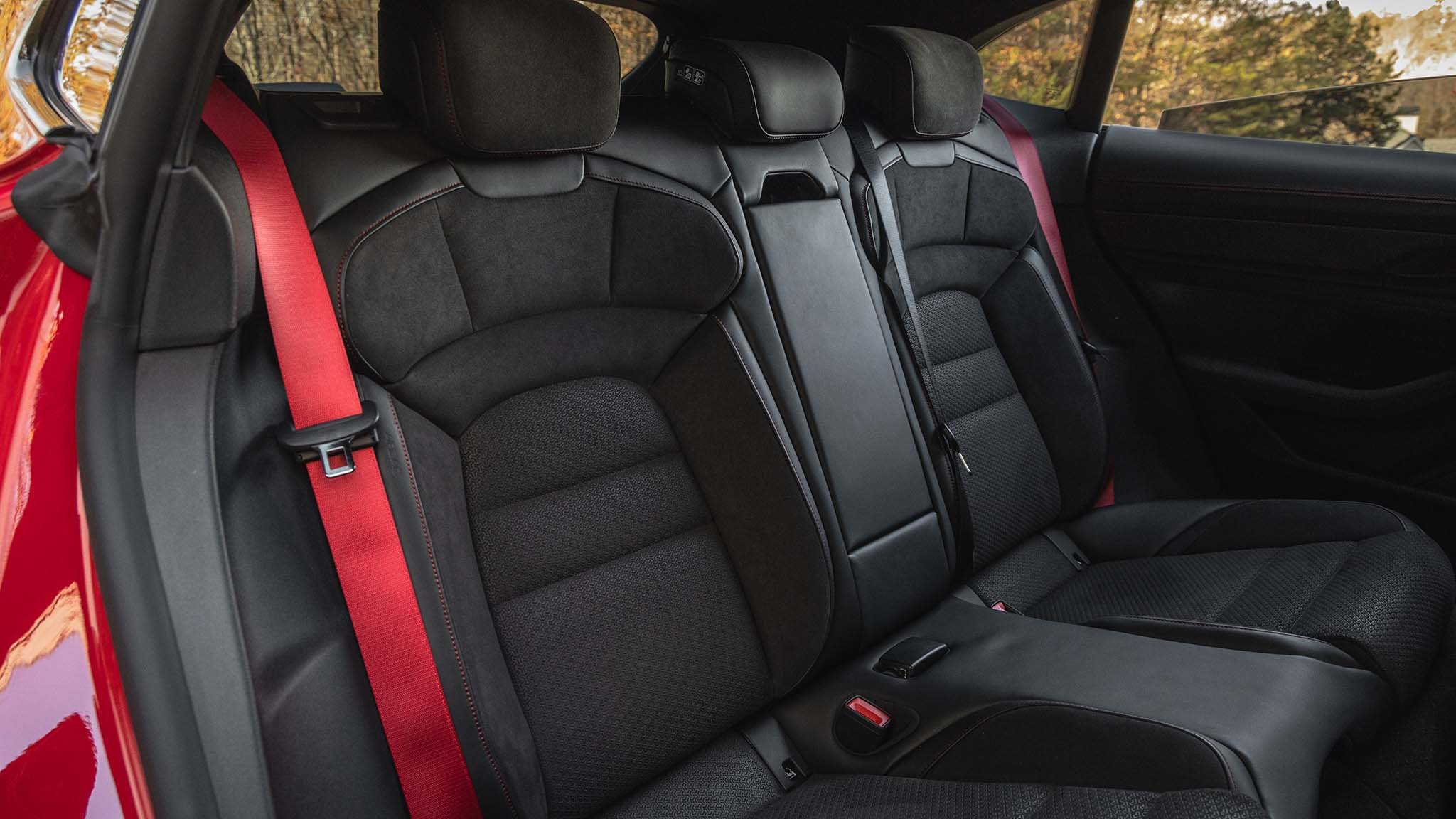 021 2025 porsche taycan gts rear seats