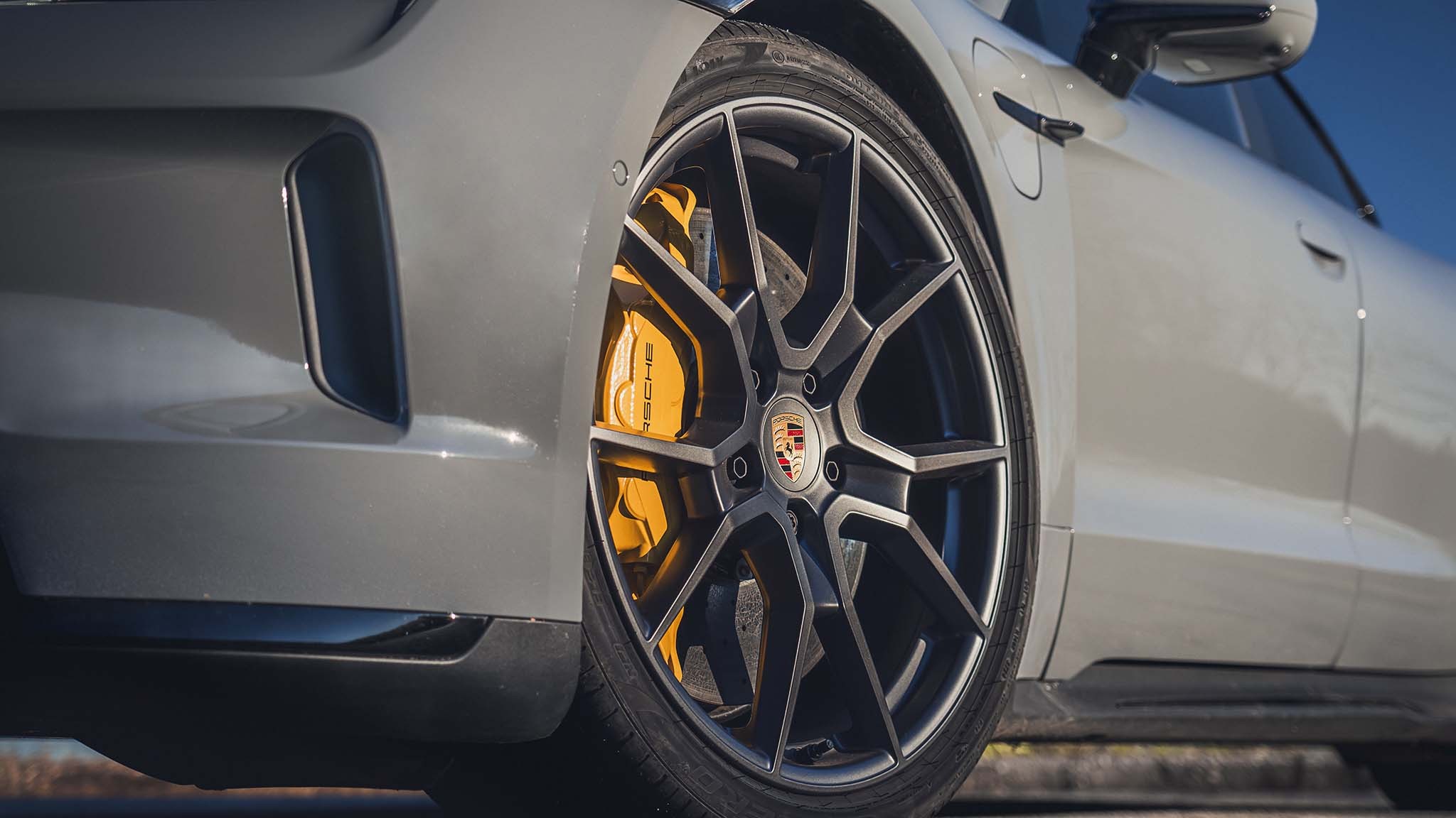 032 2025 porsche taycan gts