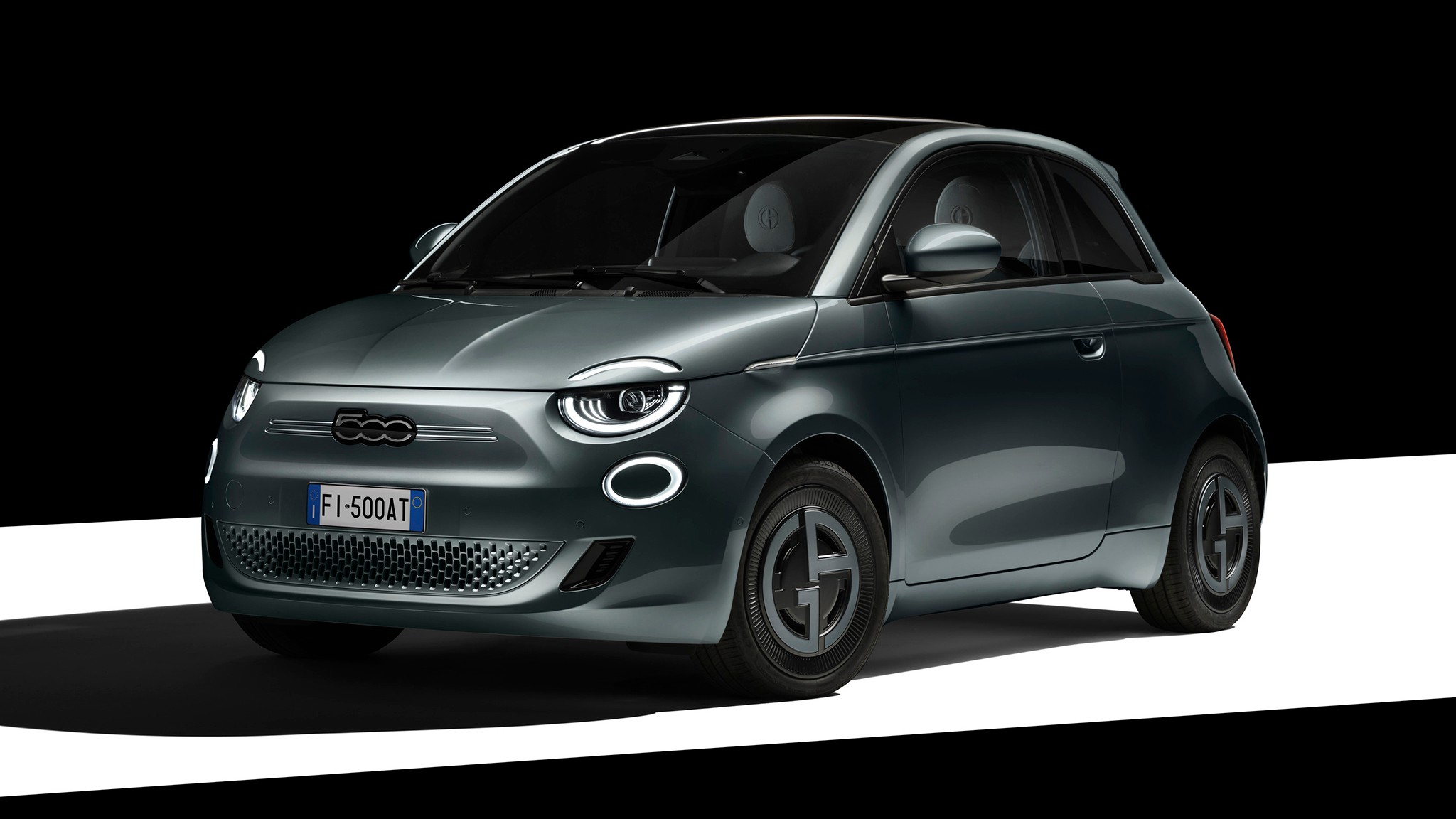 2025 Fiat 500e Giorgo Armani Edition   3