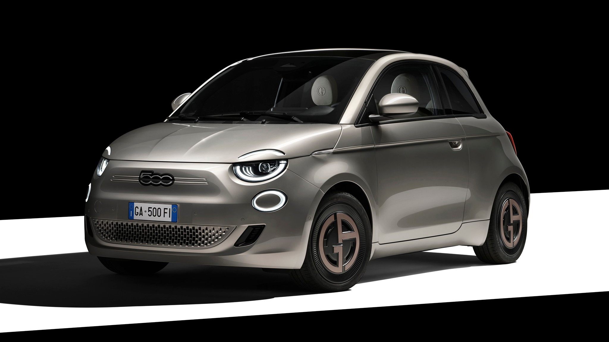 2025 Fiat 500e Giorgo Armani Edition   4