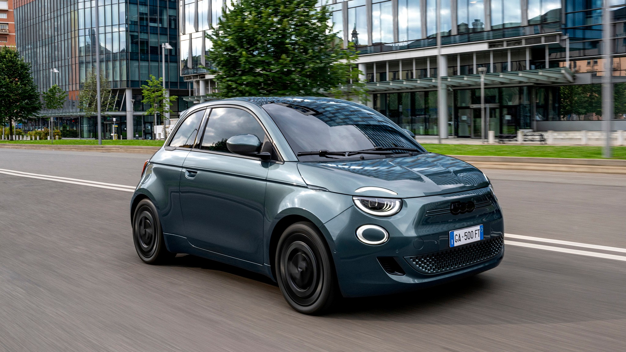2025 Fiat 500e Giorgo Armani Edition   14