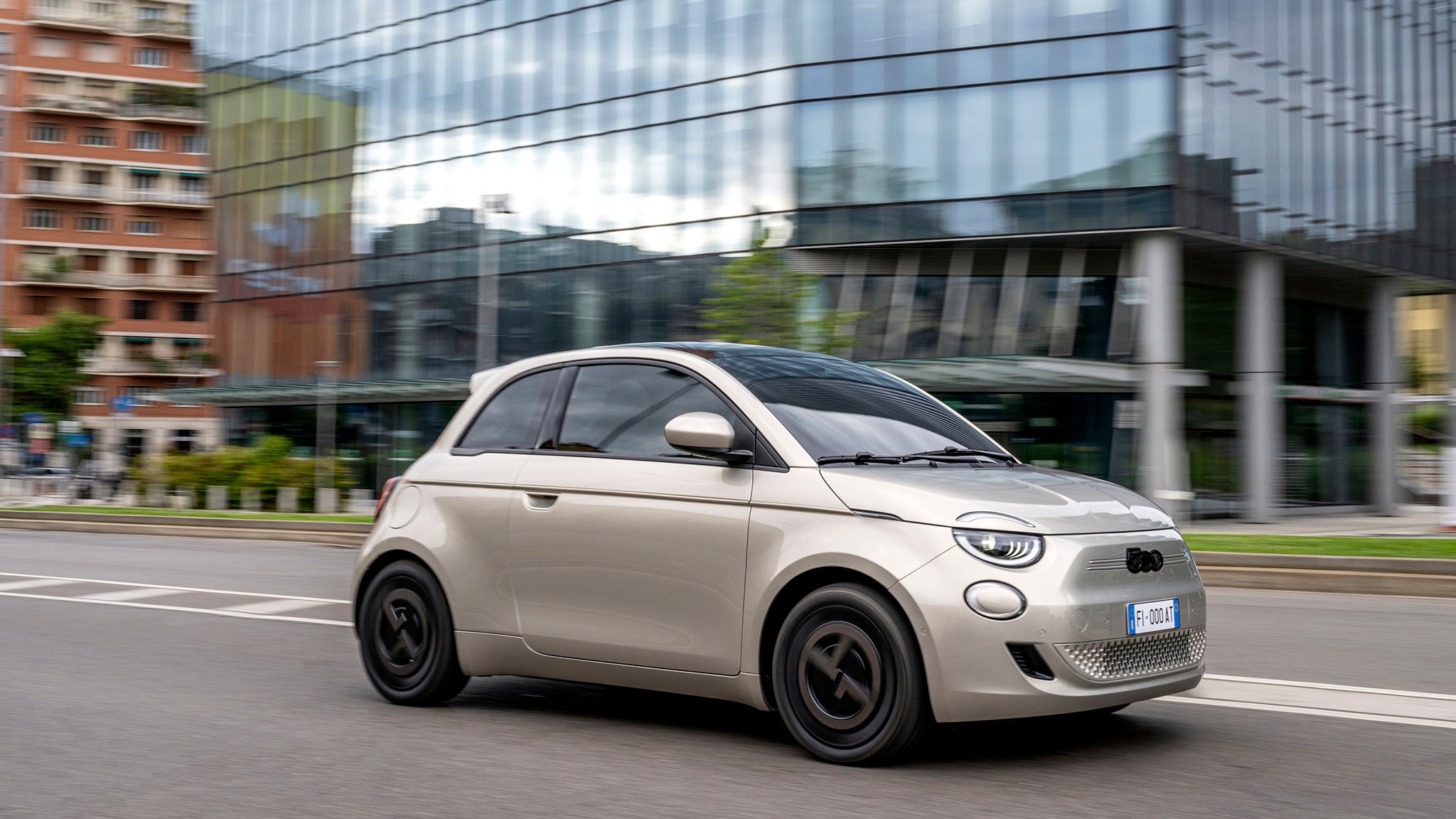 2025 Fiat 500e Giorgo Armani Edition   15
