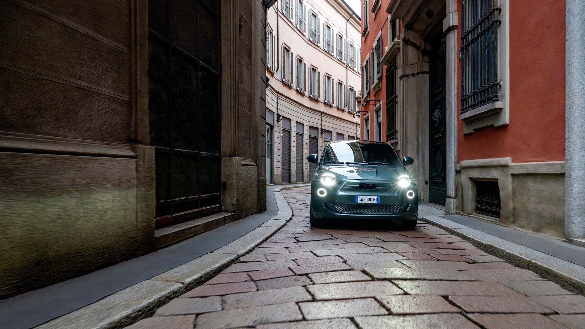 2025 Fiat 500e Giorgo Armani Edition   19