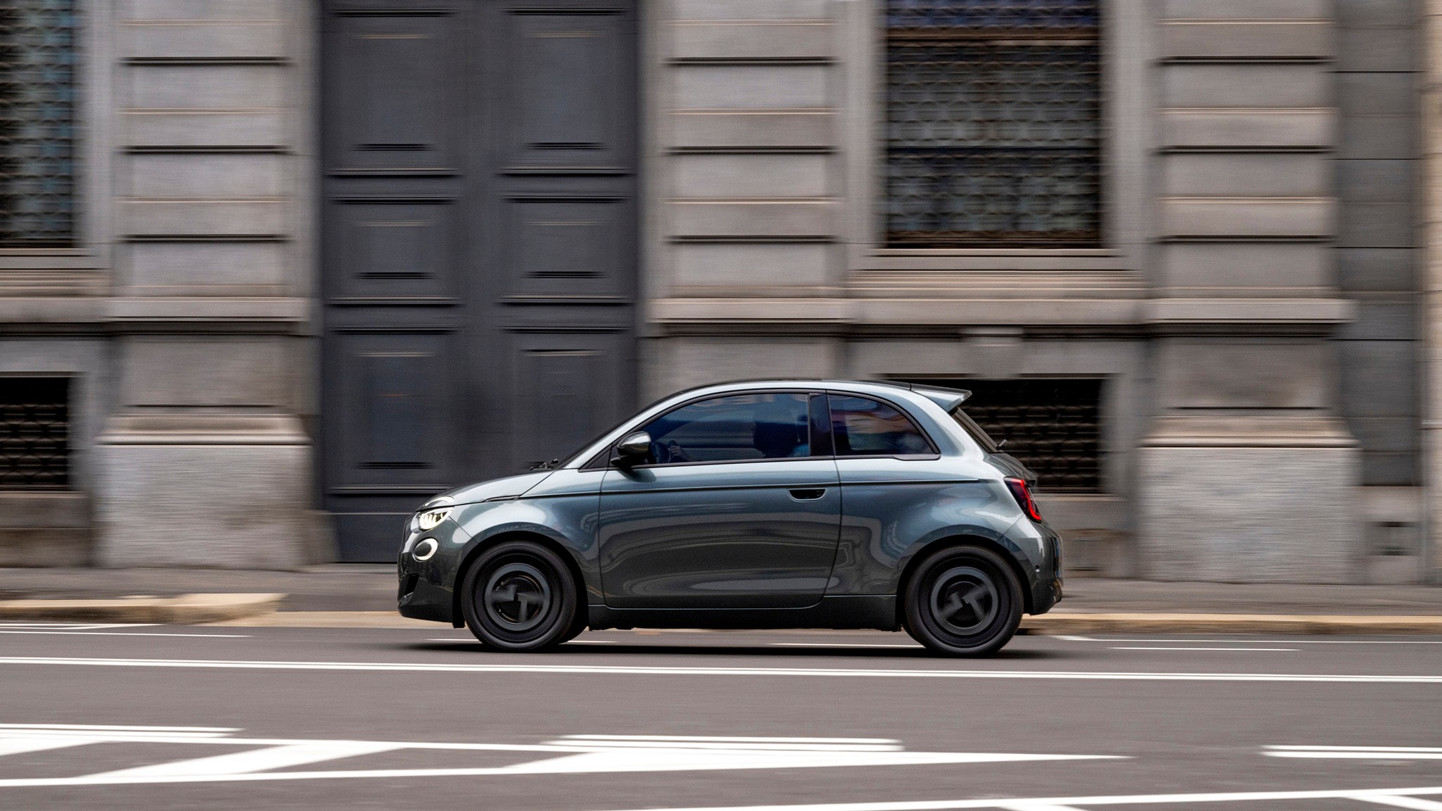 2025 Fiat 500e Giorgo Armani Edition   20