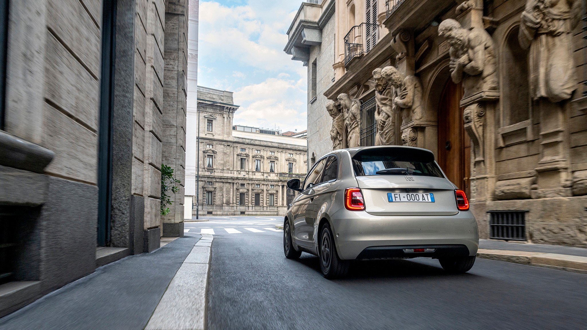 2025 Fiat 500e Giorgo Armani Edition   28