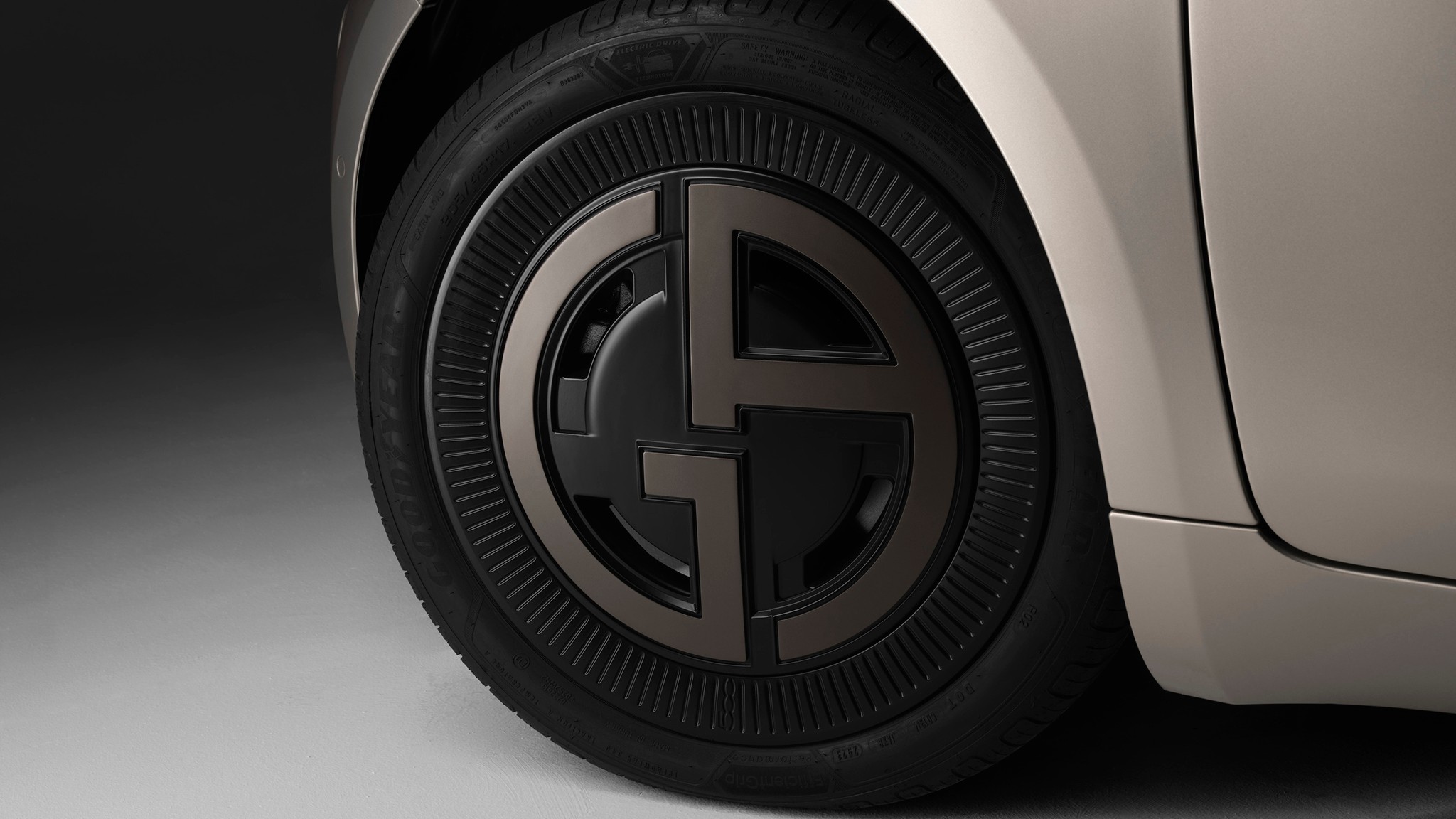 2025 Fiat 500e Giorgo Armani Edition   35