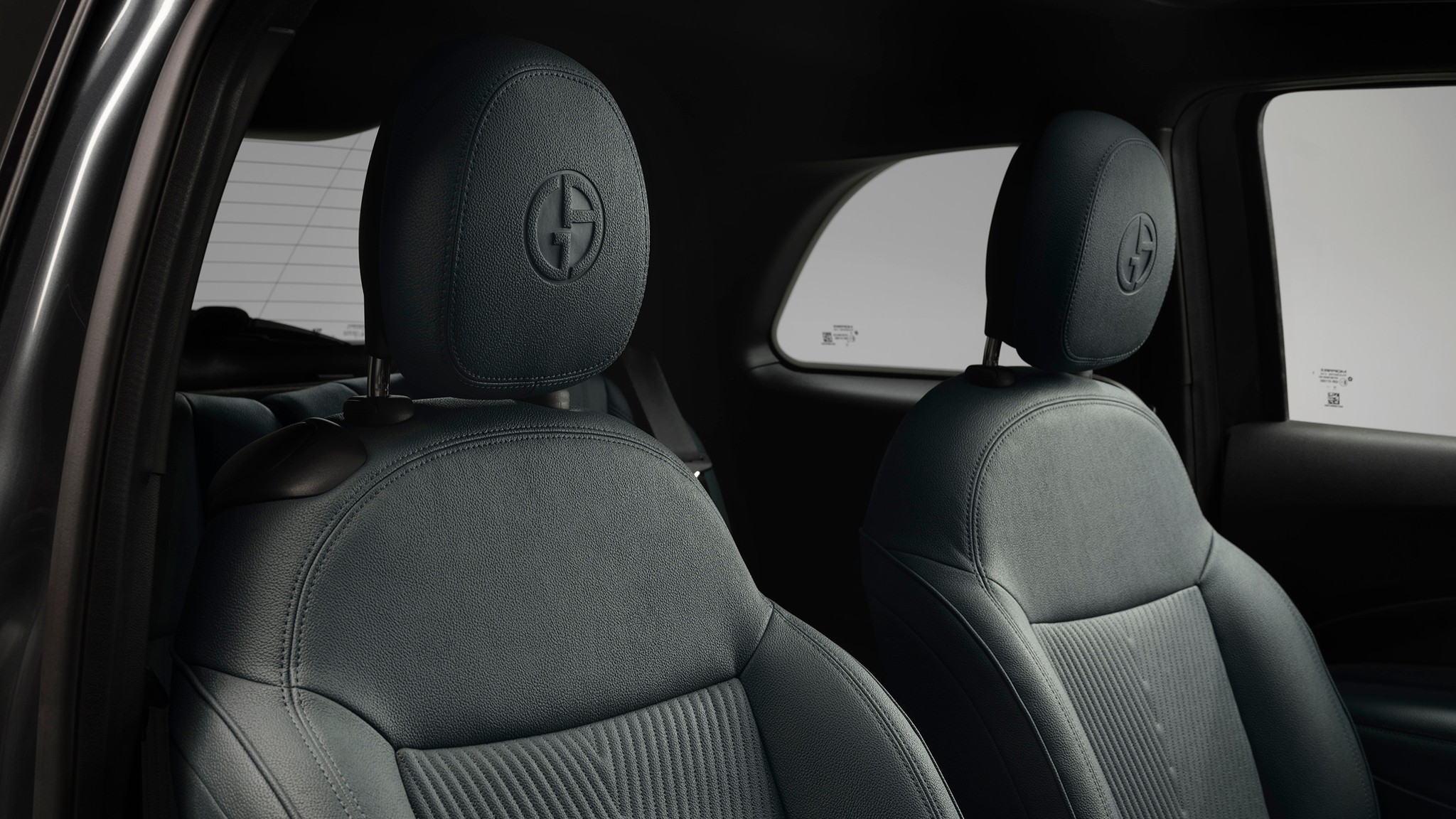 2025 Fiat 500e Giorgo Armani Edition   40