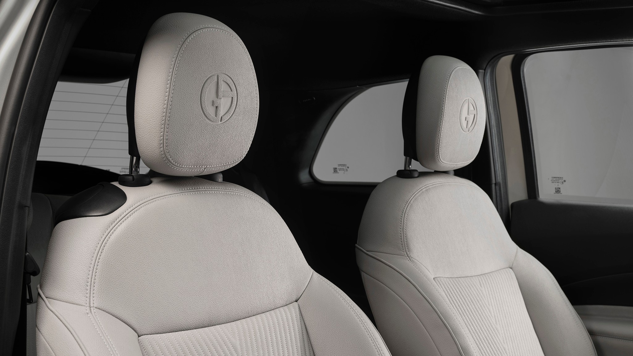 2025 Fiat 500e Giorgo Armani Edition   41