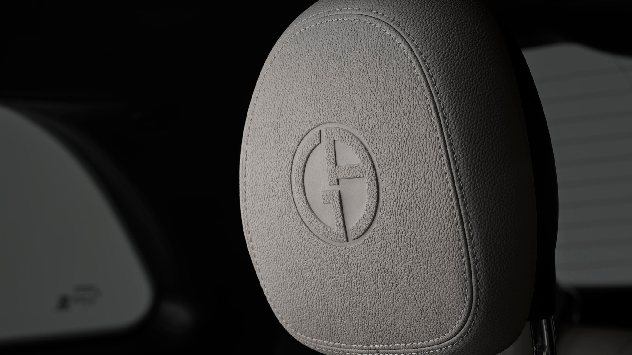 2025 Fiat 500e Giorgo Armani Edition   43