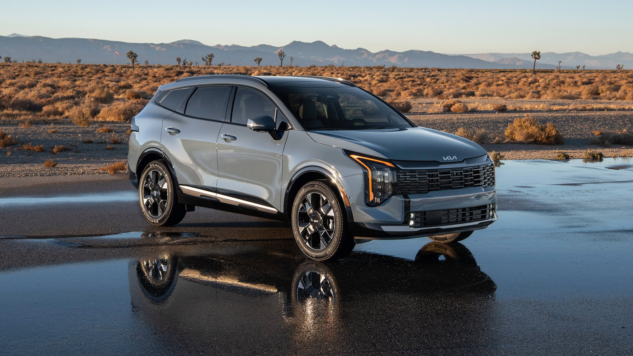 2 2026 Kia Sportage HEV front view