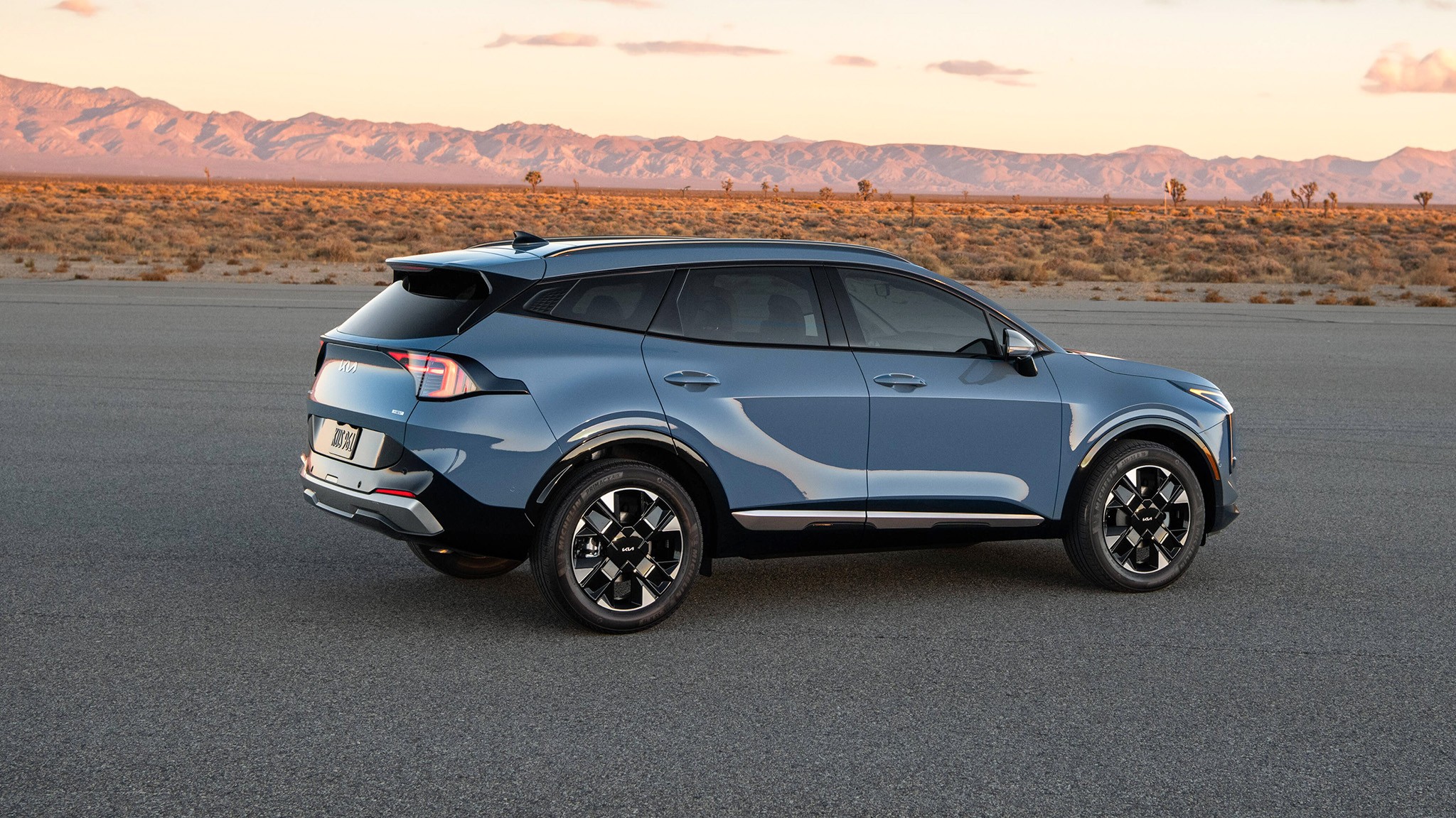 8 2026 Kia Sportage HEV rear view