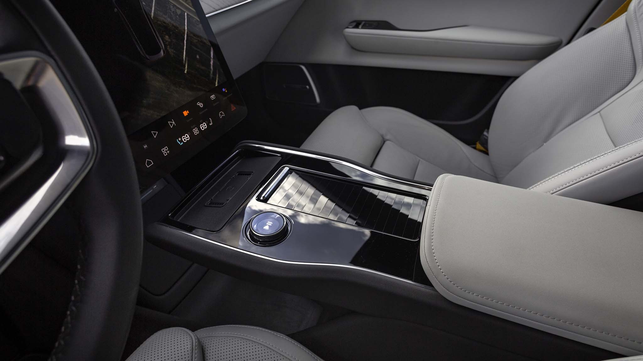 030 2025 Polestar 3 Launch Edition