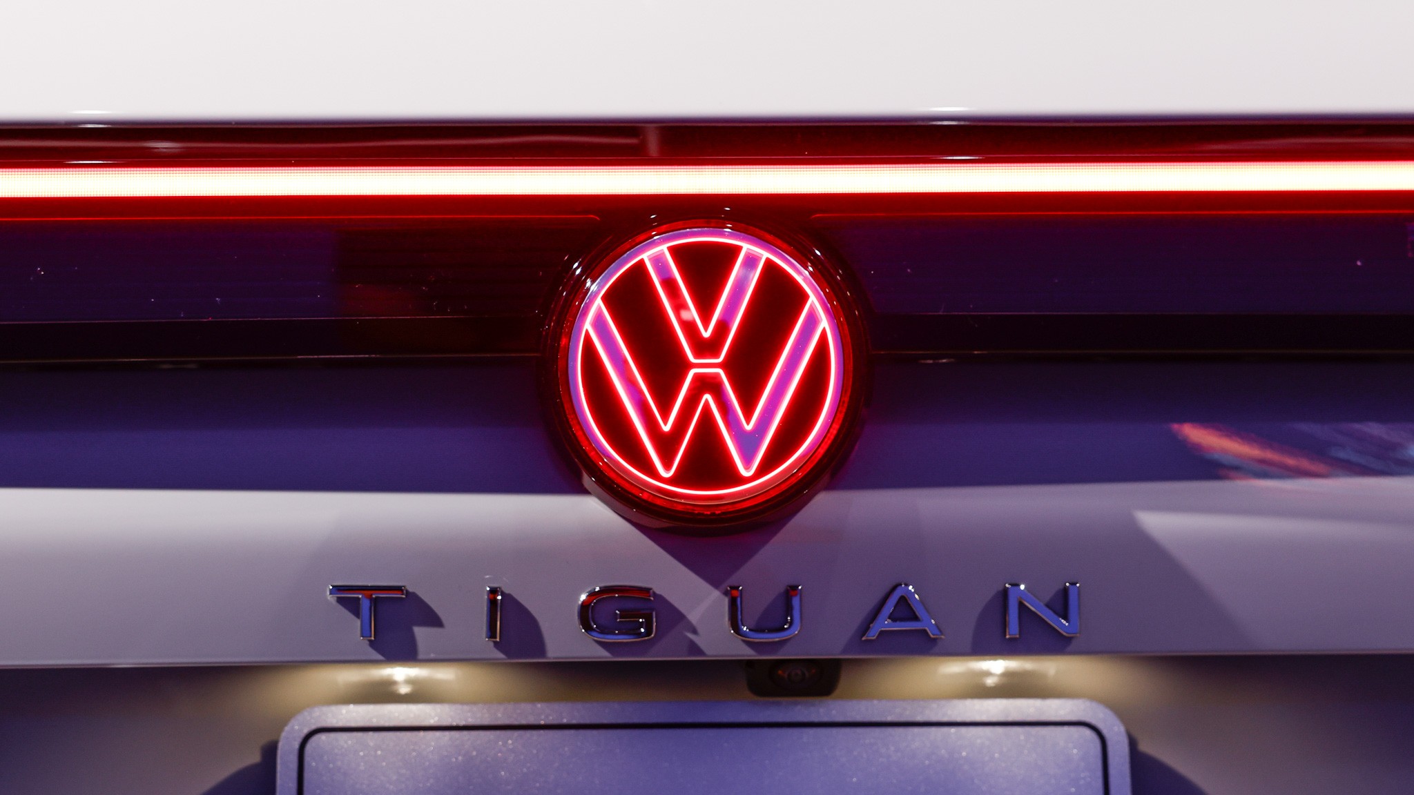 2025 Volkswagen Tiguan LA auto show debut 12
