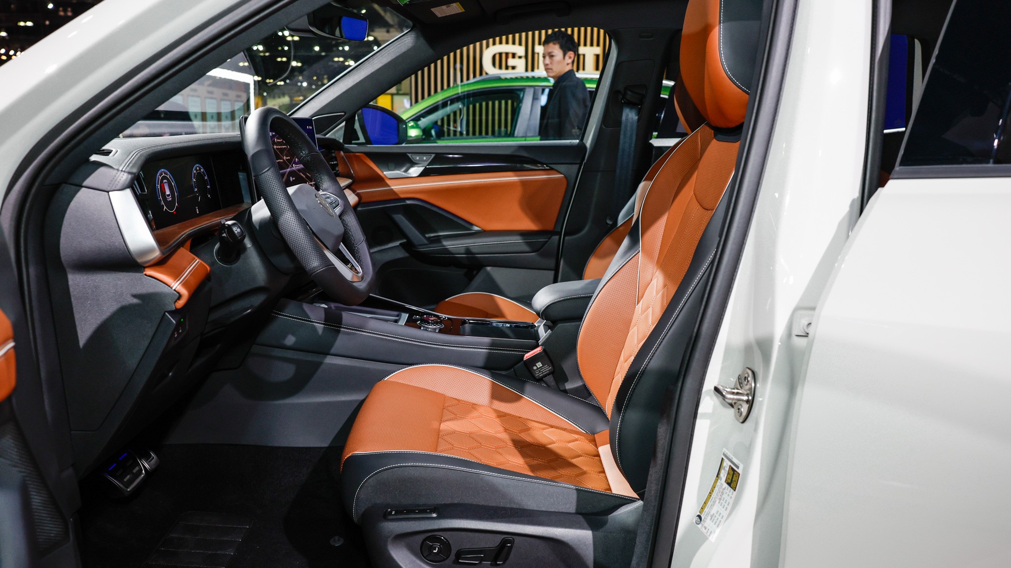 2025 Volkswagen Tiguan LA auto show debut 14