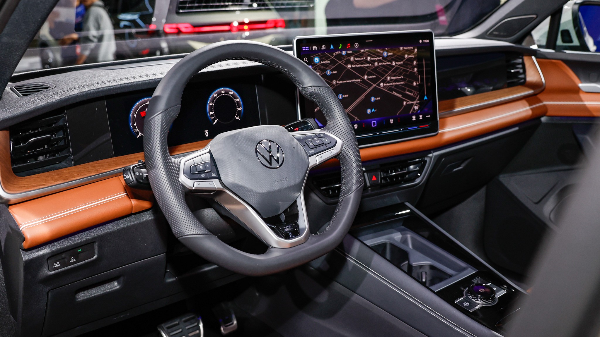 2025 Volkswagen Tiguan LA auto show debut 15