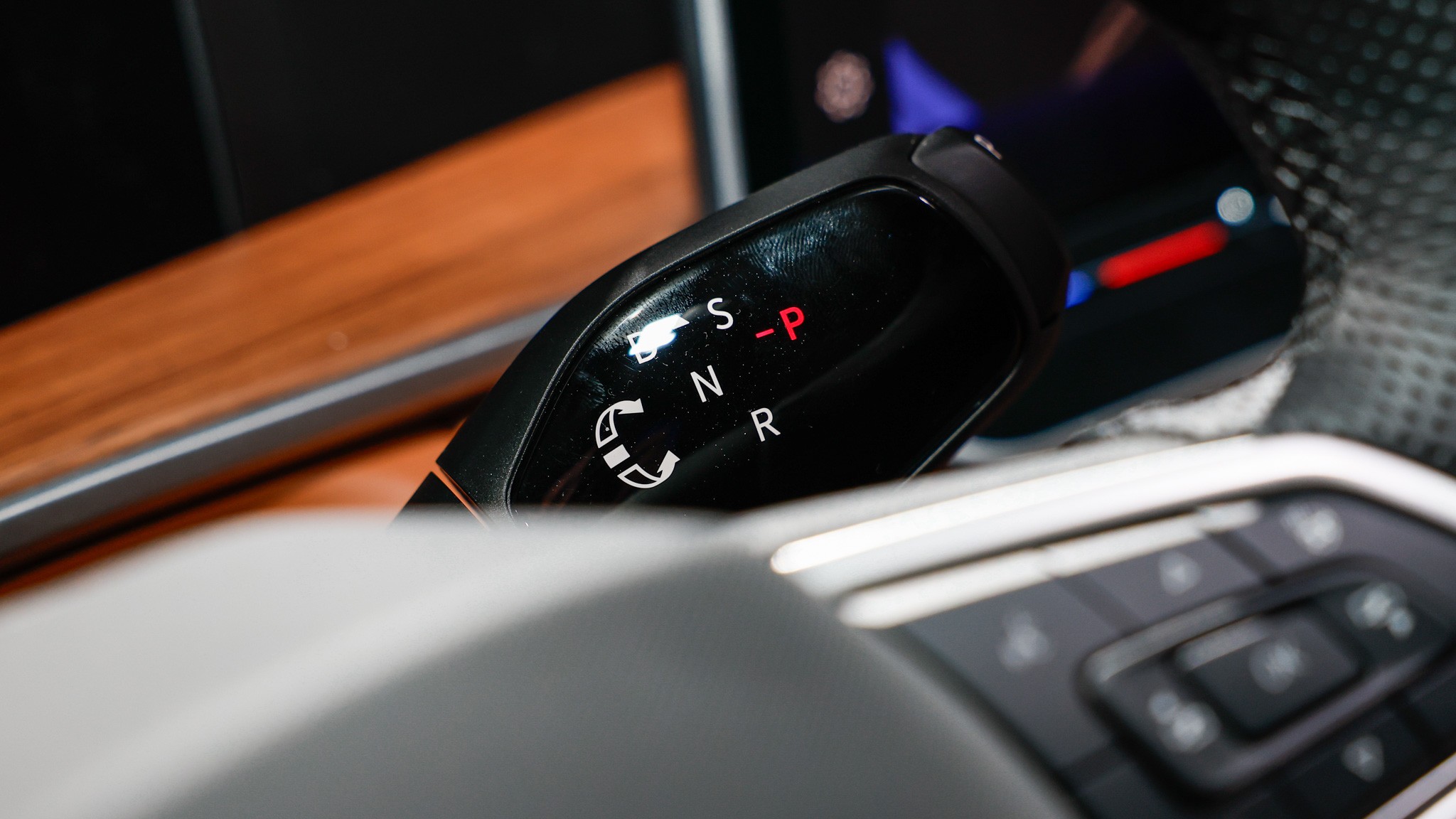 2025 Volkswagen Tiguan LA auto show debut 16