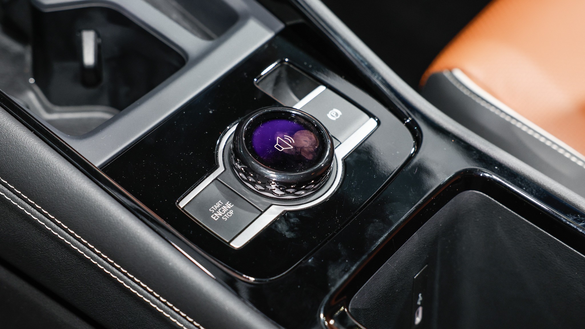 2025 Volkswagen Tiguan LA auto show debut 17