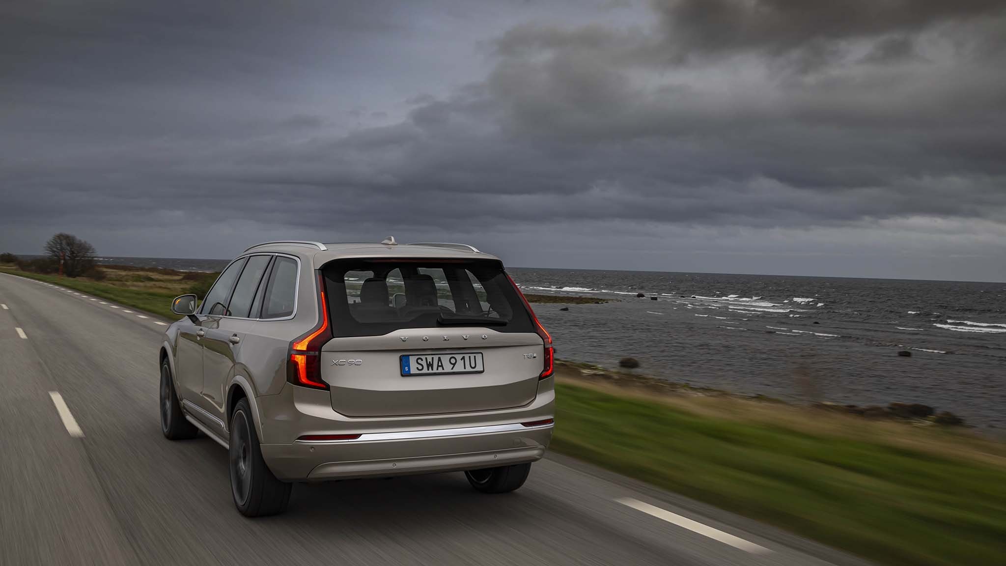 020 2025 volvo xc90 b5 t8