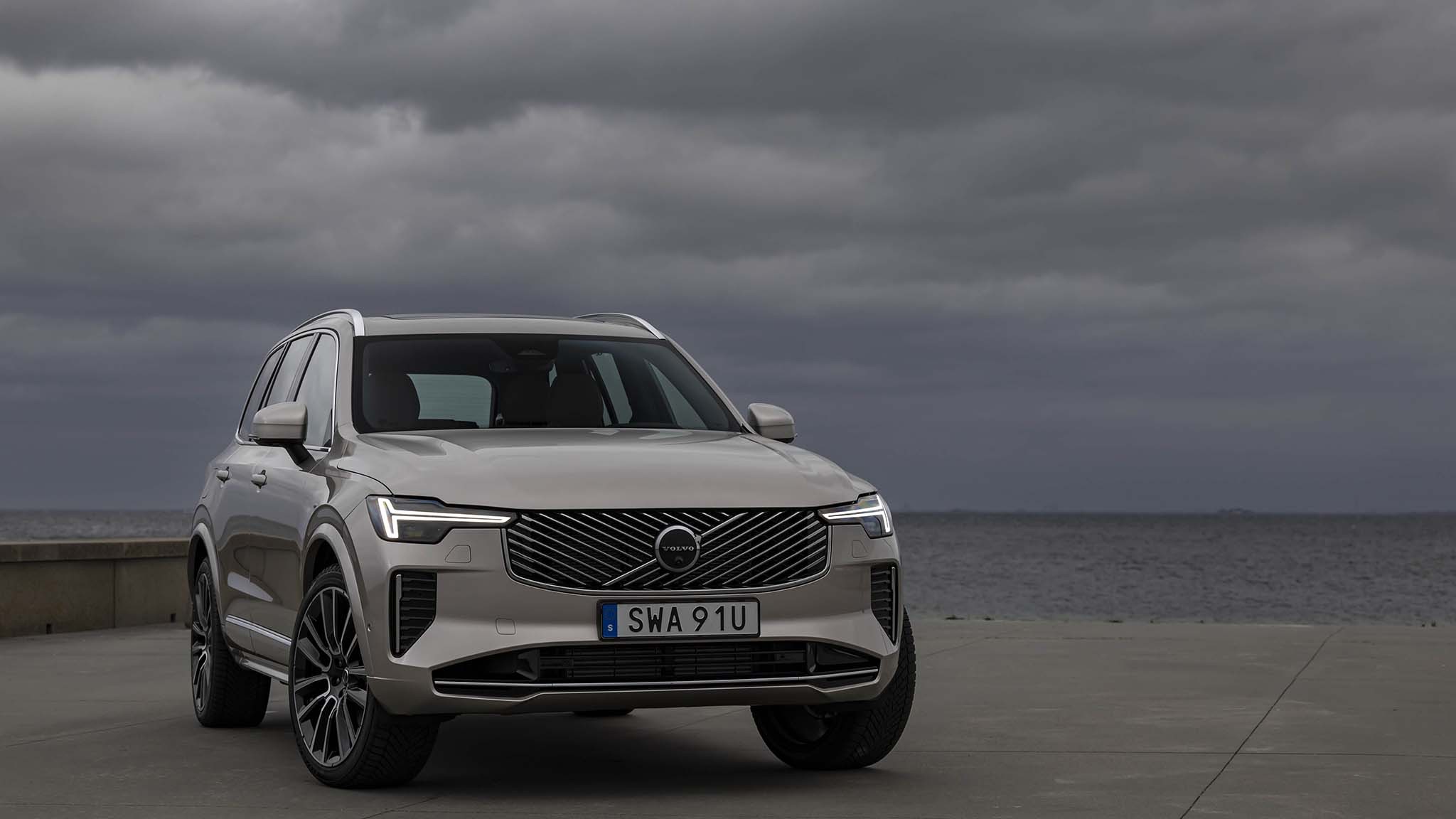 027 2025 volvo xc90 b5 t8