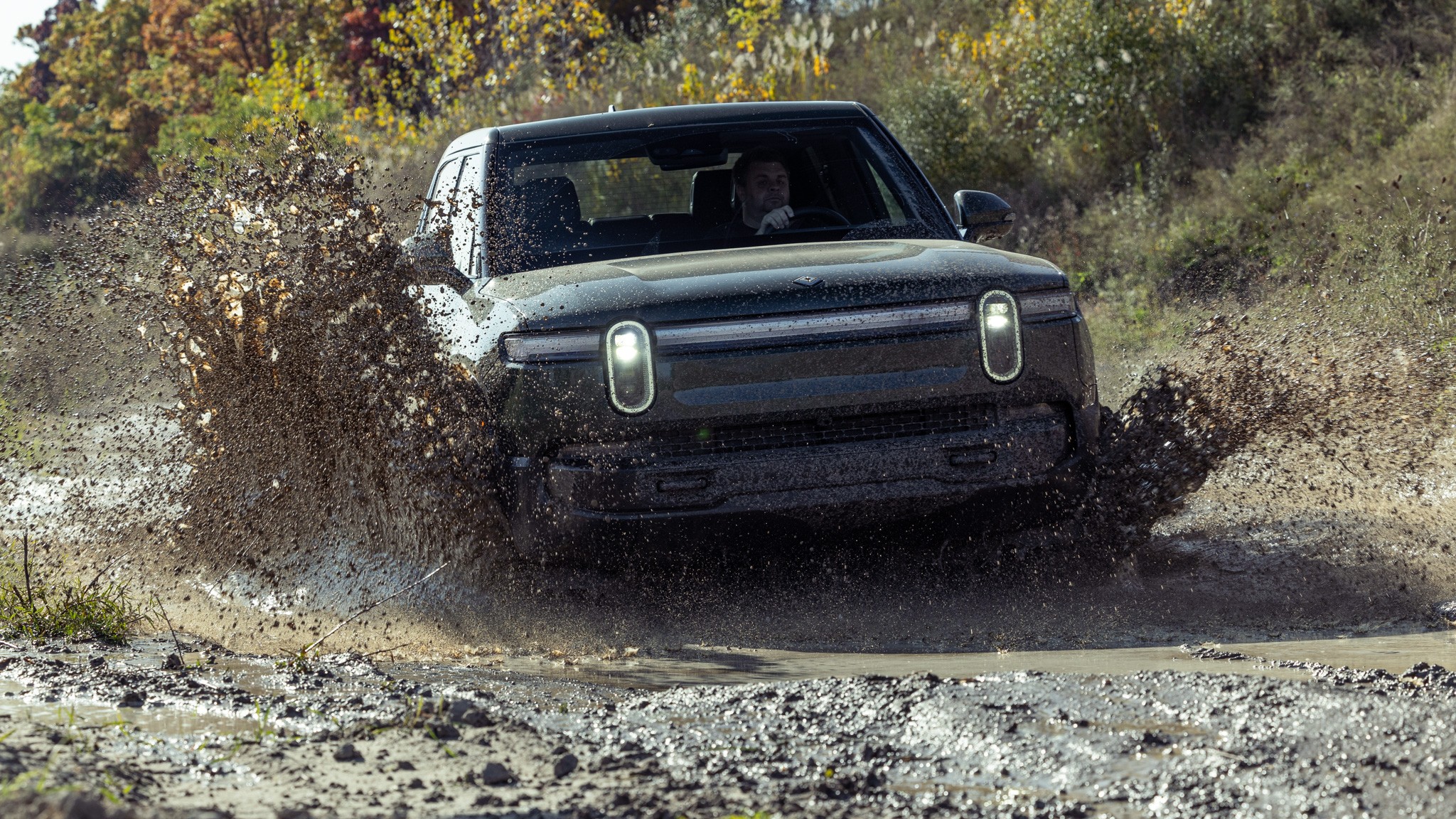 005 2025 Rivian R1T Tri Motor Action