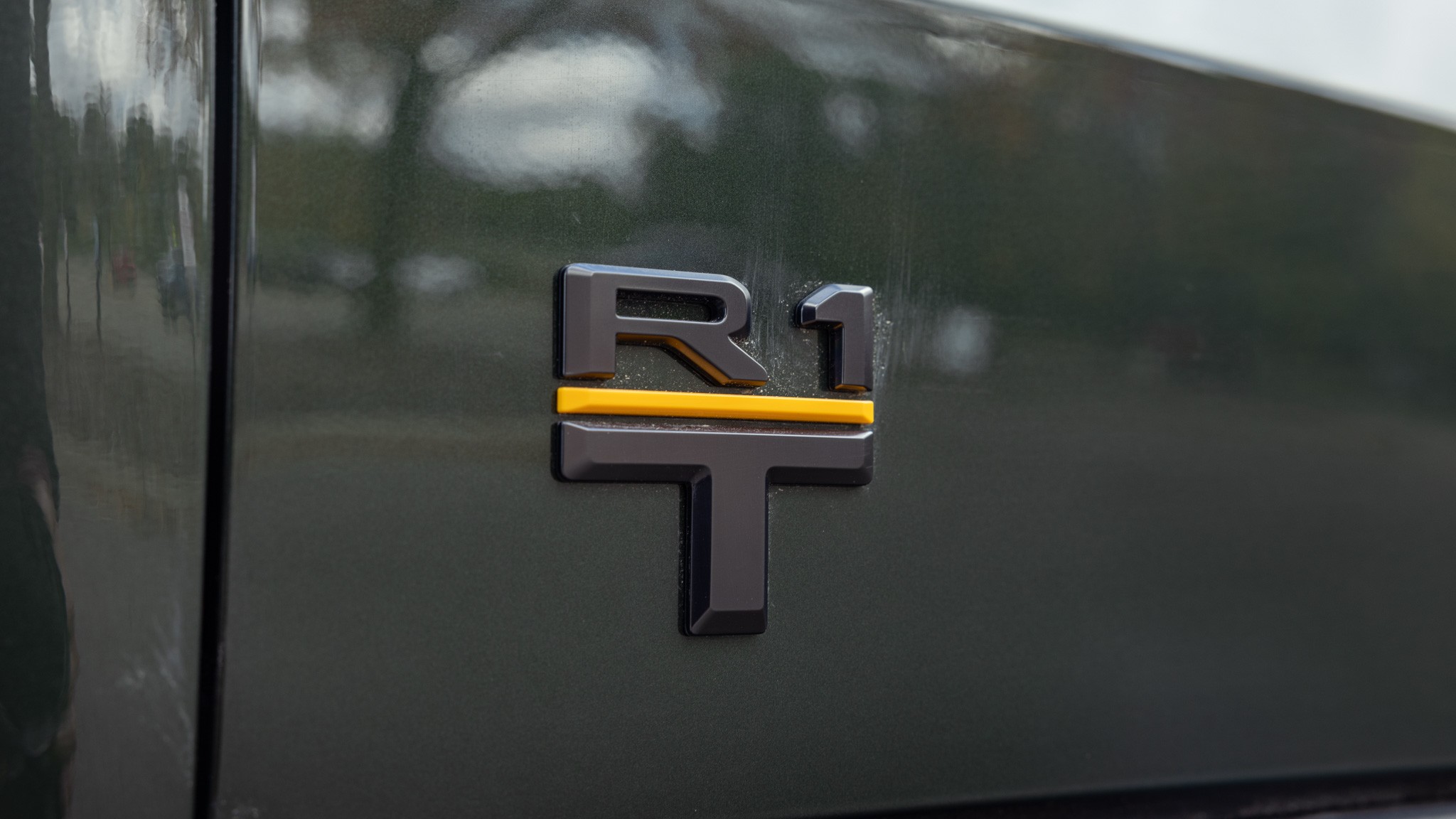 011 2025 Rivian R1T Tri Motor