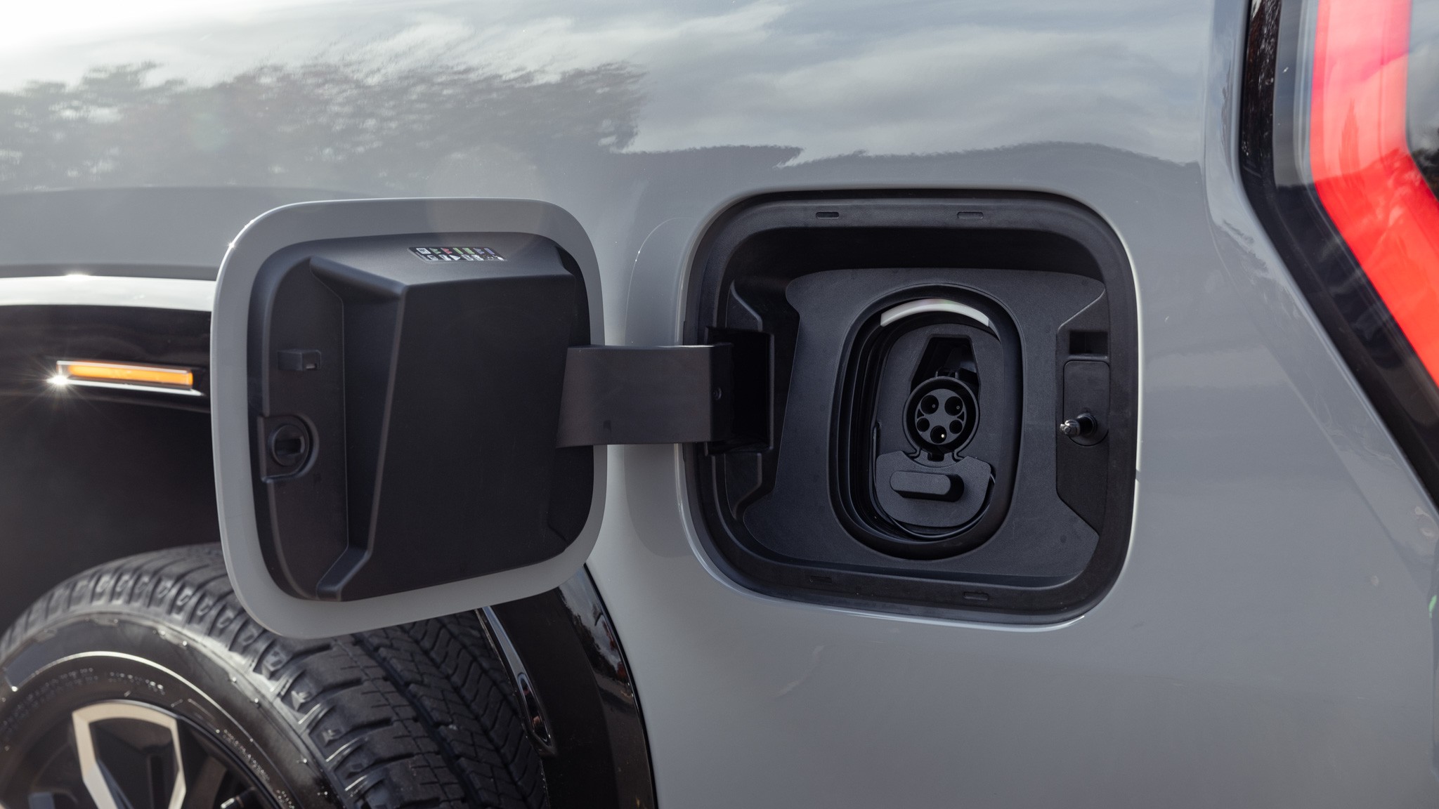 011 2024 GMC Sierra EV Denali