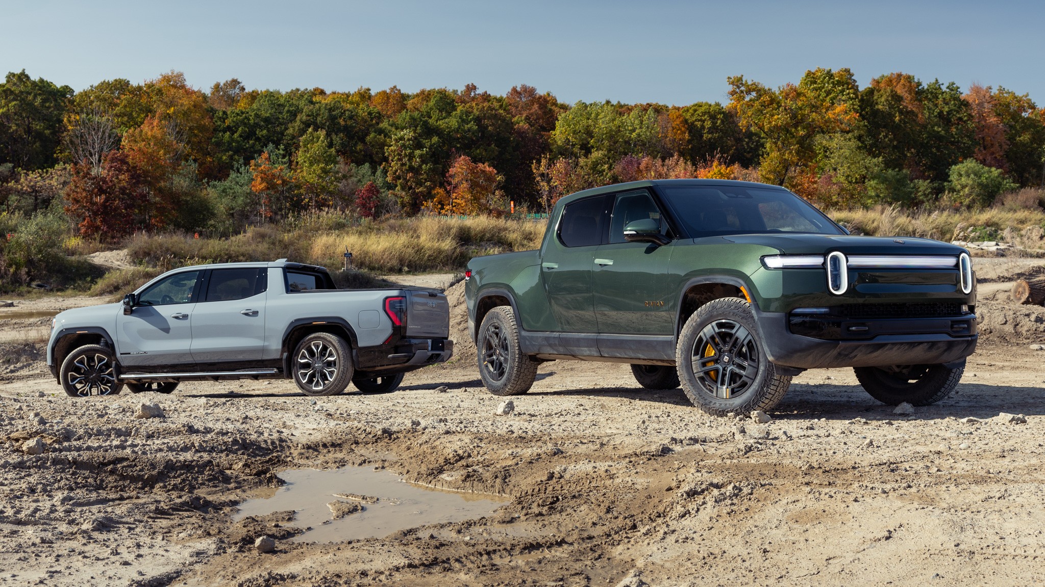 005 2024 GMC Sierra EV Denali vs 2025 Rivian R1T Tri Motor