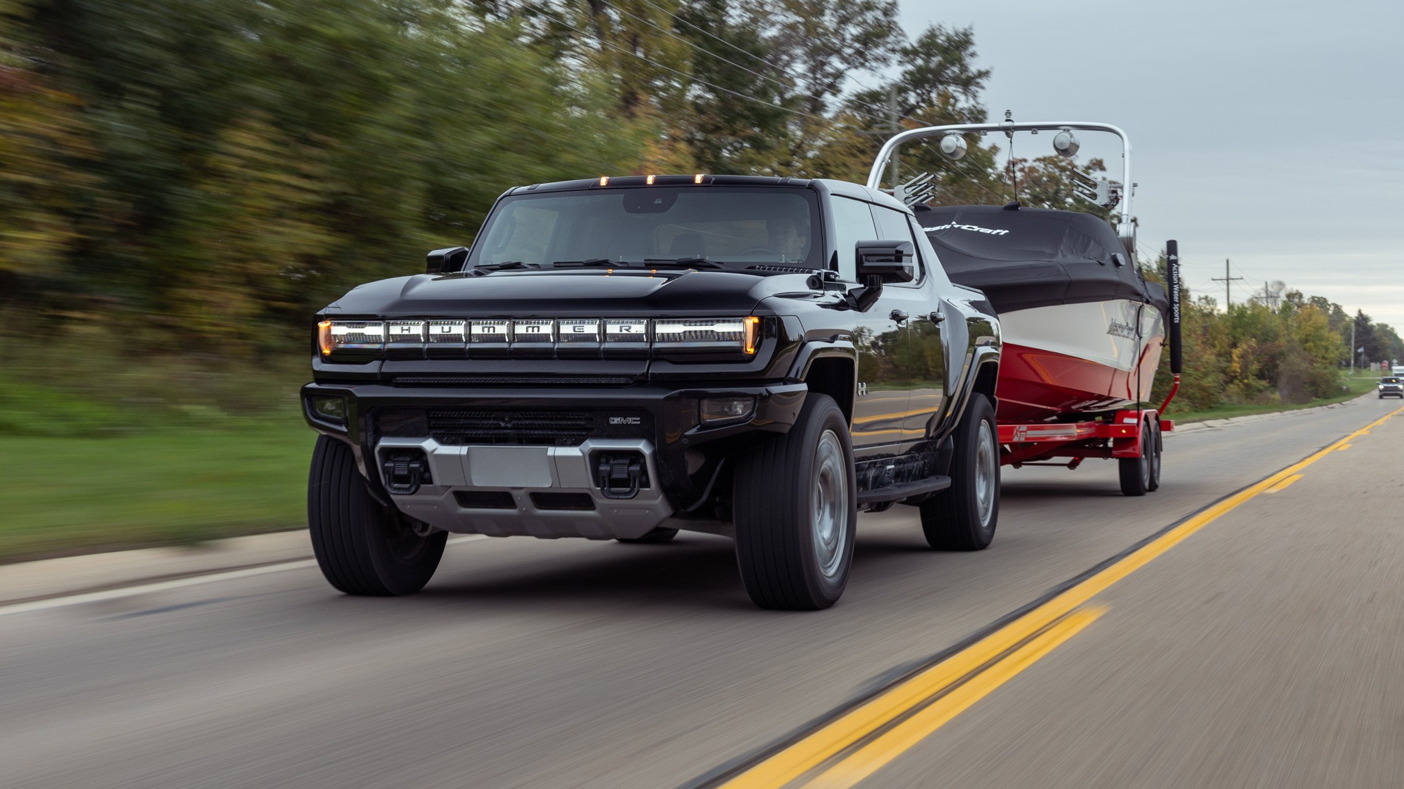 036 2025 GMC Hummer EV 3x front view