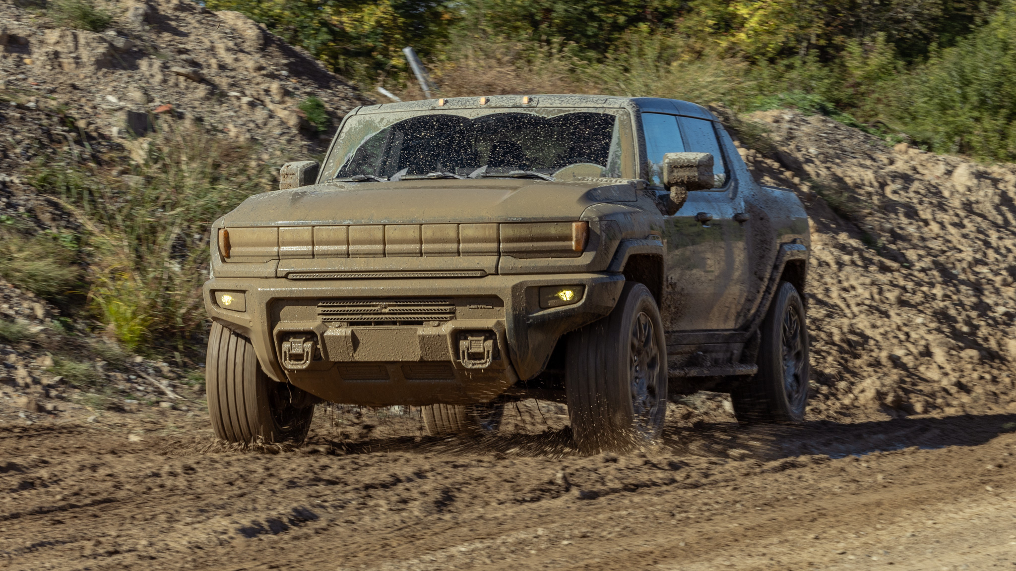 044 2025 GMC Hummer EV 3x front view