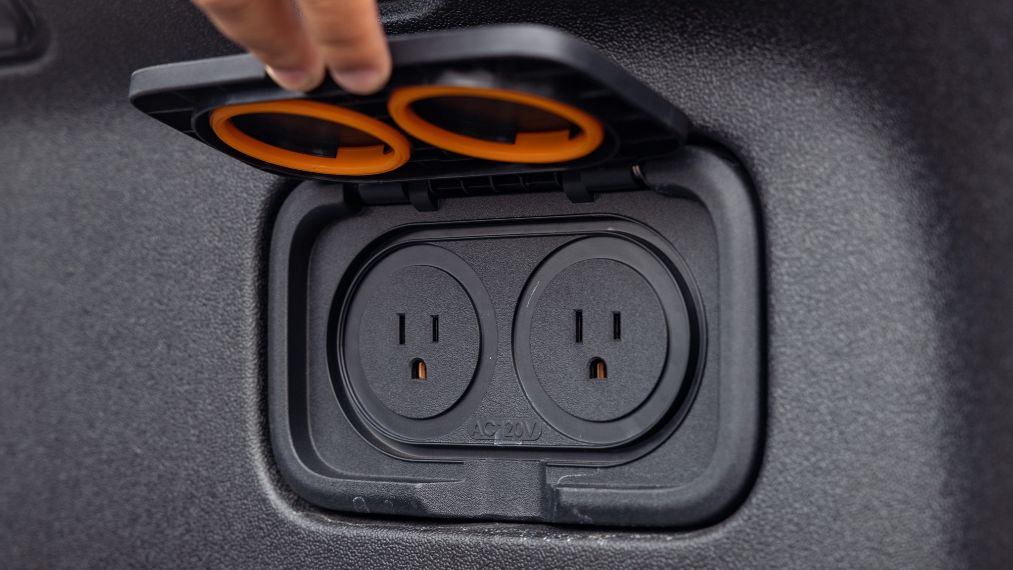 017 2025 Rivian R1T Quad