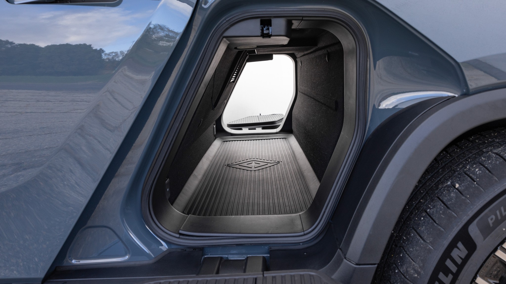 025 2025 Rivian R1T Quad