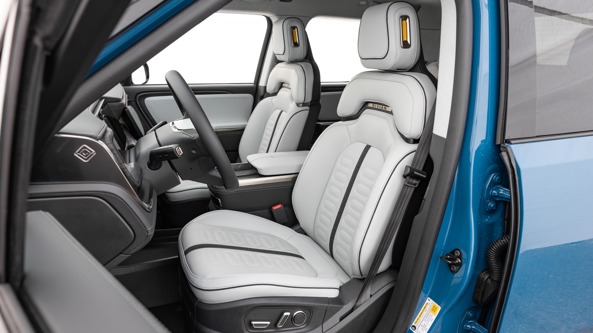 005 2025 Rivian R1T Dual Interior Seats
