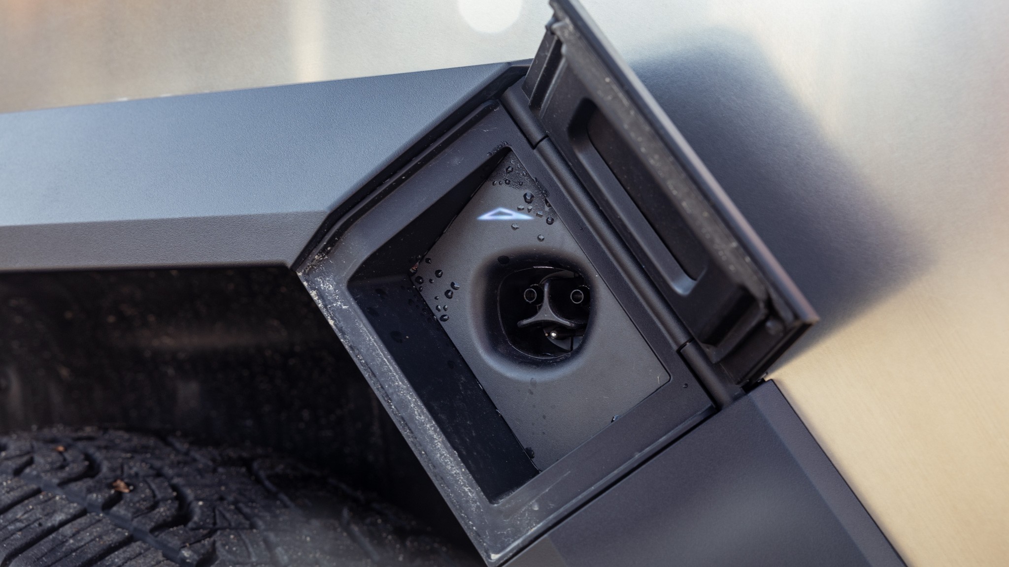 011 2024 Tesla Cybertruck Dual