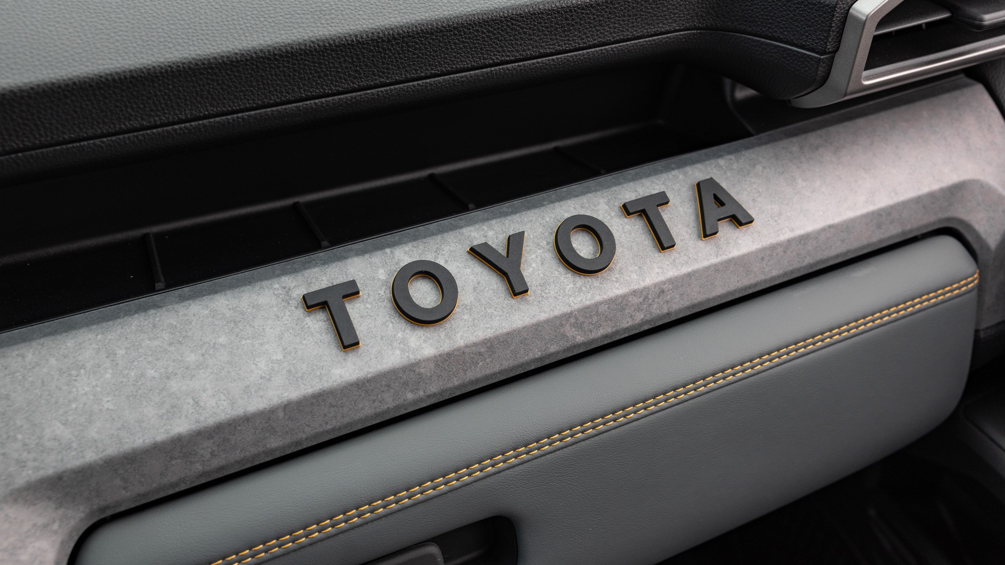 027 2024 Toyota Tacoma Trailhunter