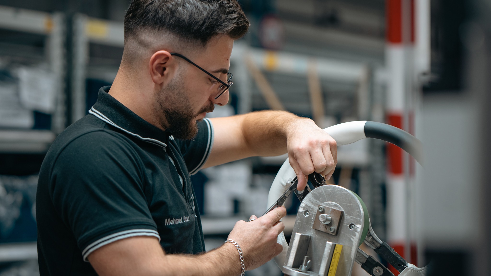 mercedes benz manufactkuer tech work