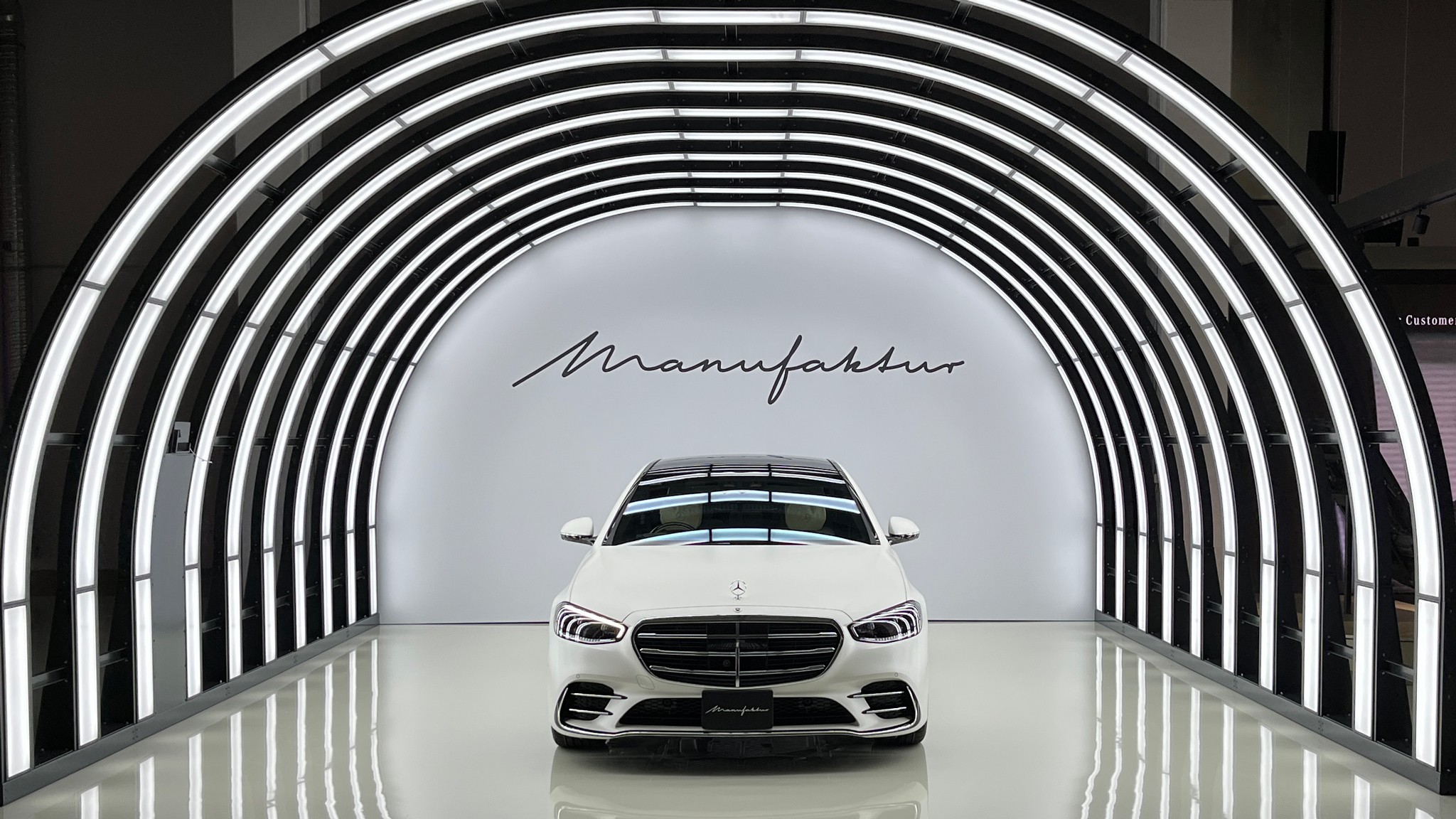 mercedes benz manufactkuer studio lightbox
