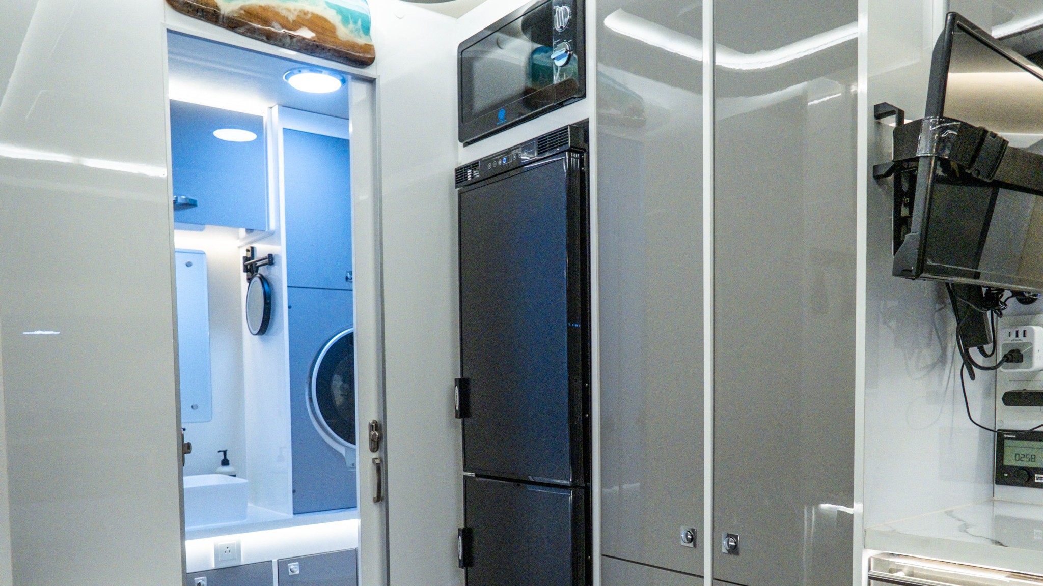 Hunter RMV Sherpa XLE M1089A1 Custom Truck Overlander 14