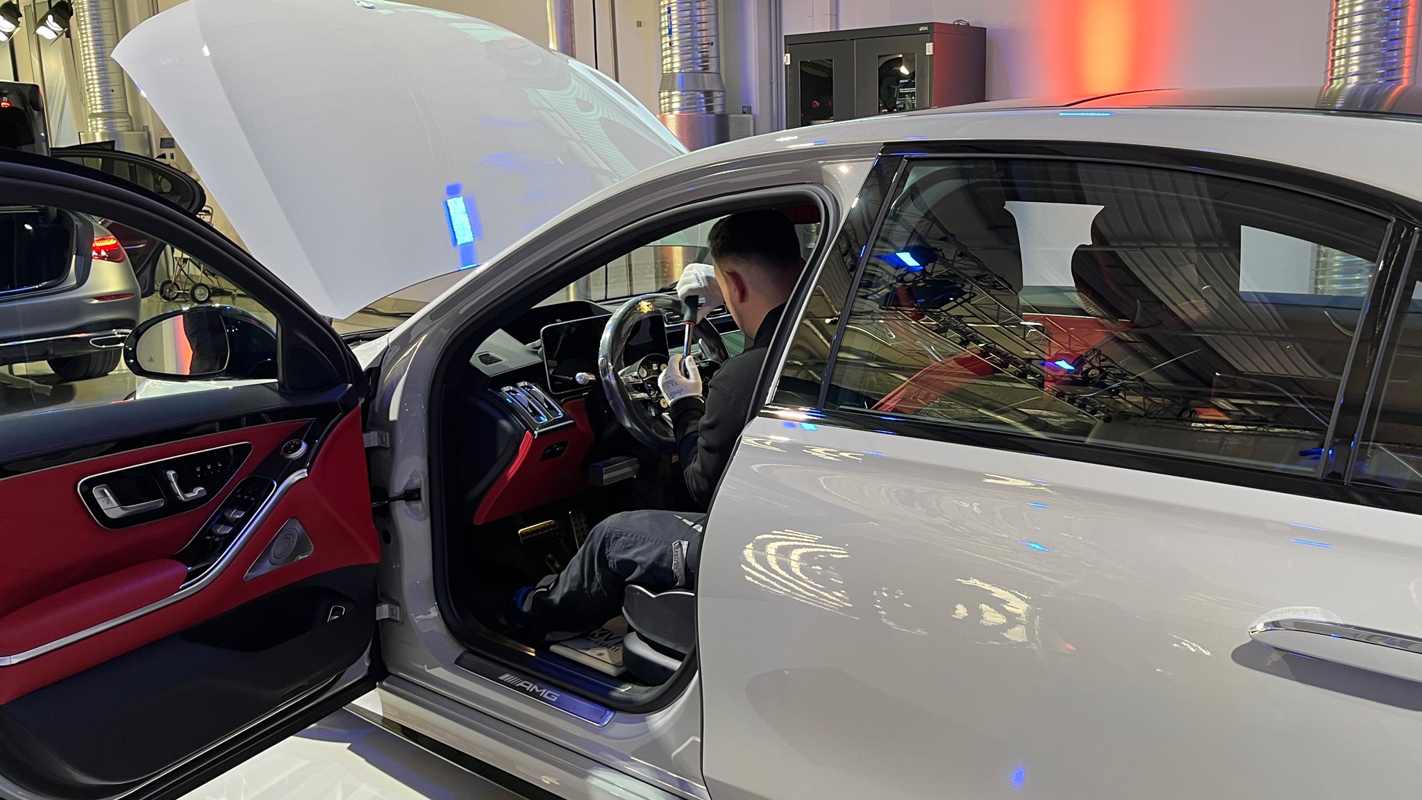 mercedes benz manufactkur studio working on wheel