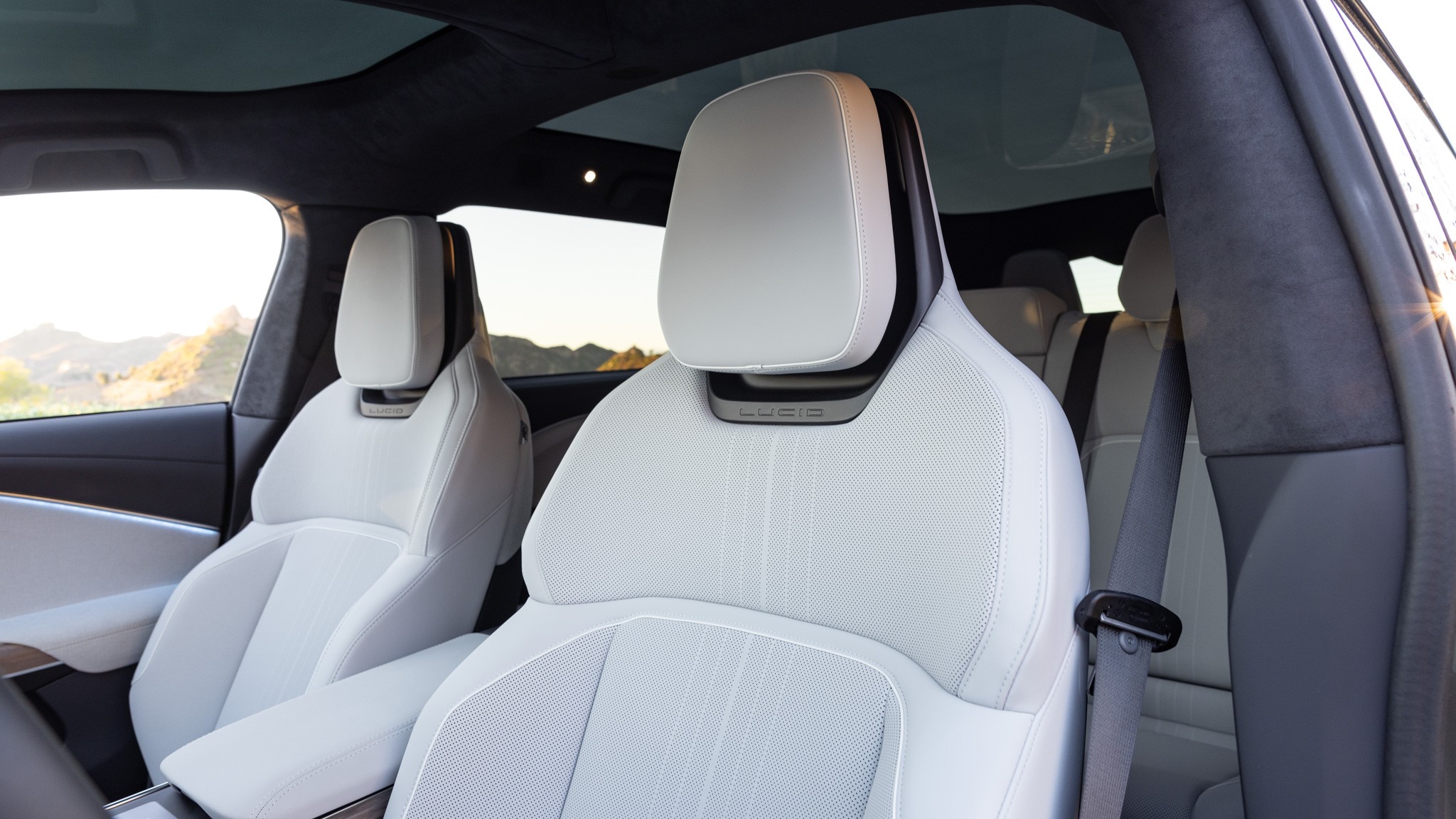 027 2025 Lucid Gravity