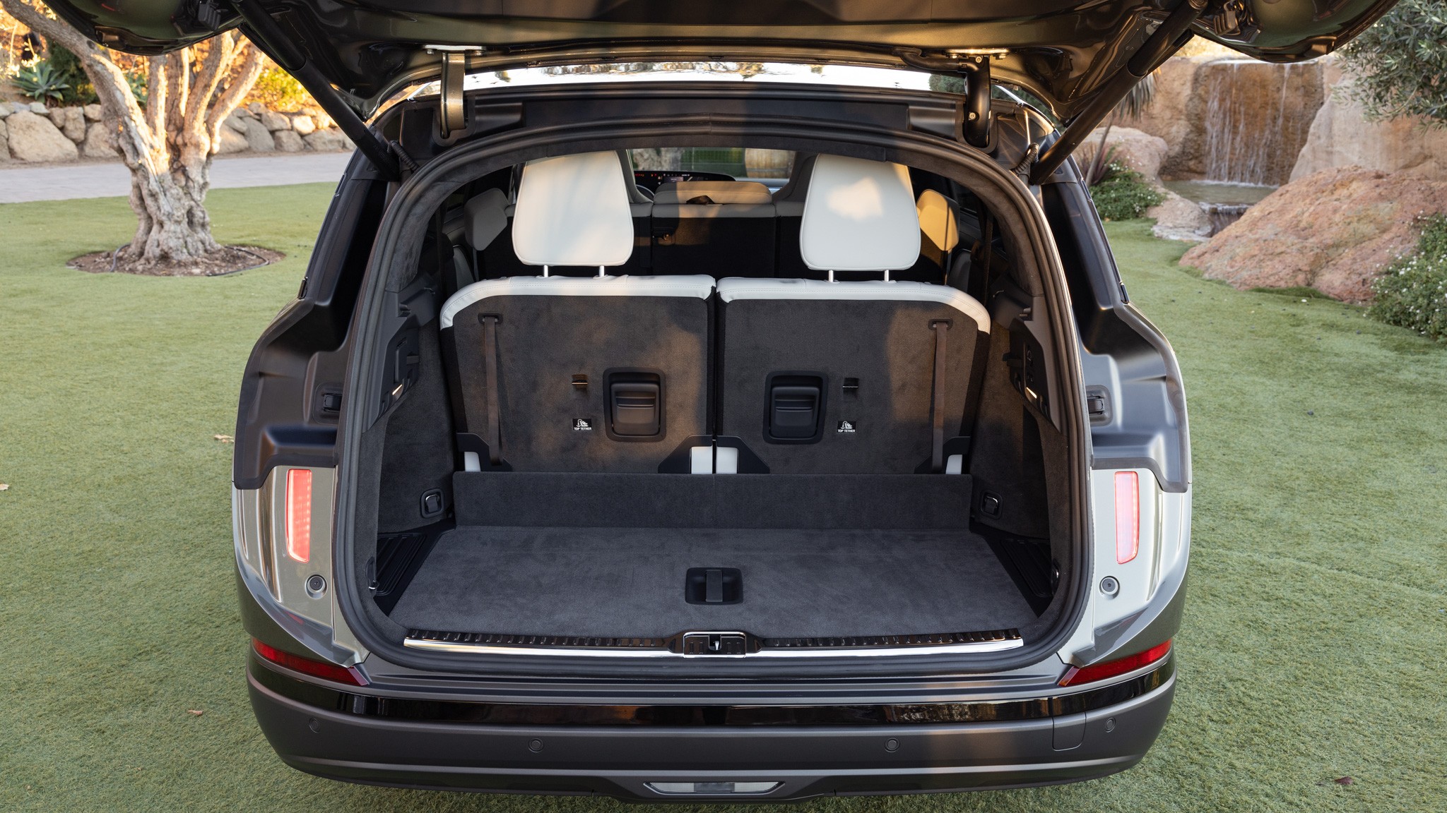 030 2025 Lucid Gravity