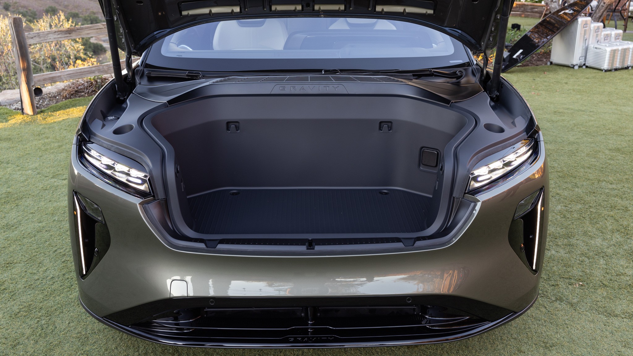 035 2025 Lucid Gravity