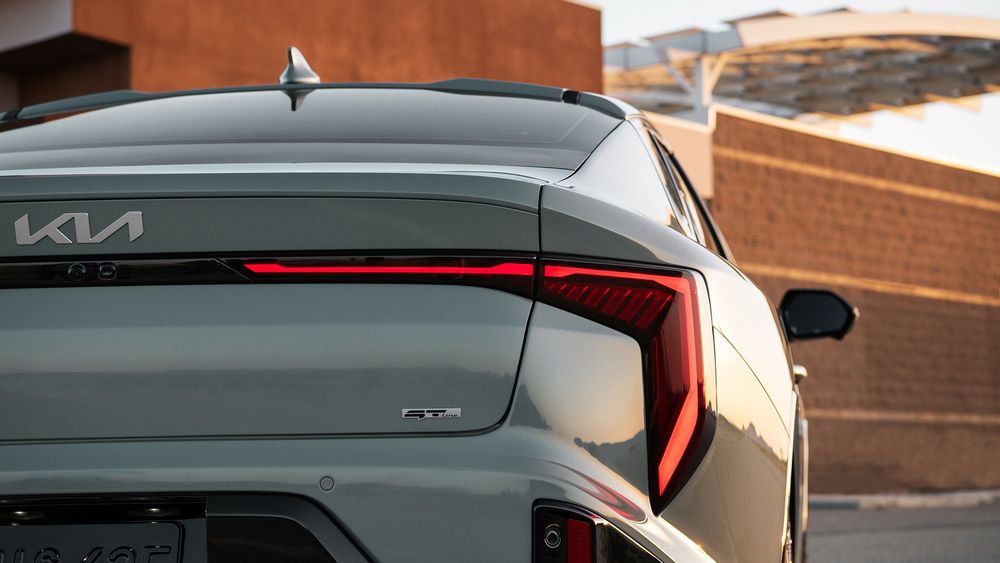 2025 Kia K4 GT Line sedan 17