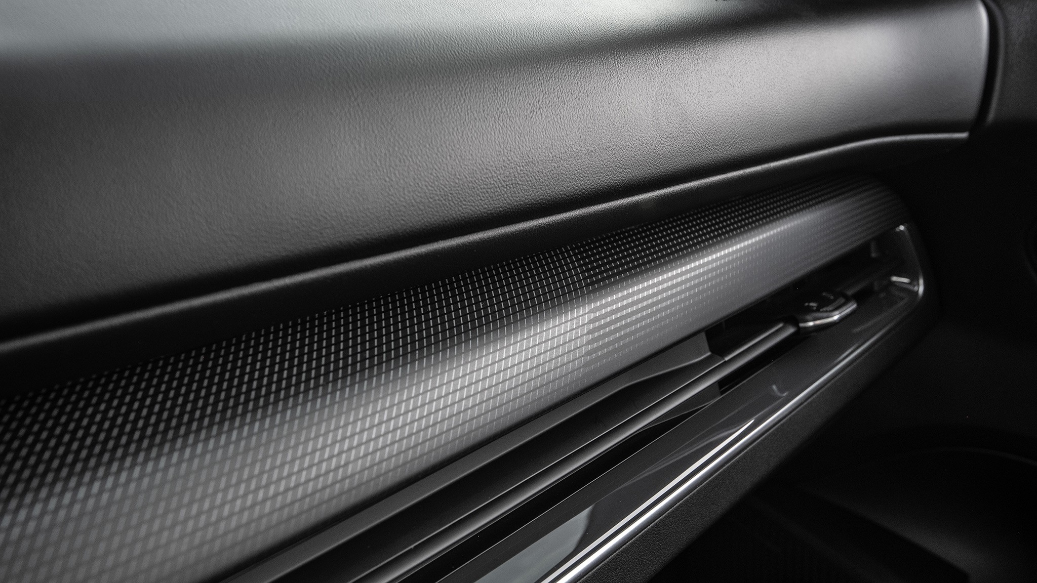 2025 Kia K4 GT Line sedan 5