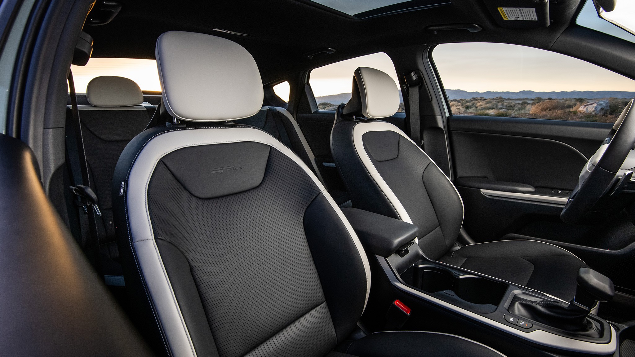 2025 Kia K4 GT Line sedan 10