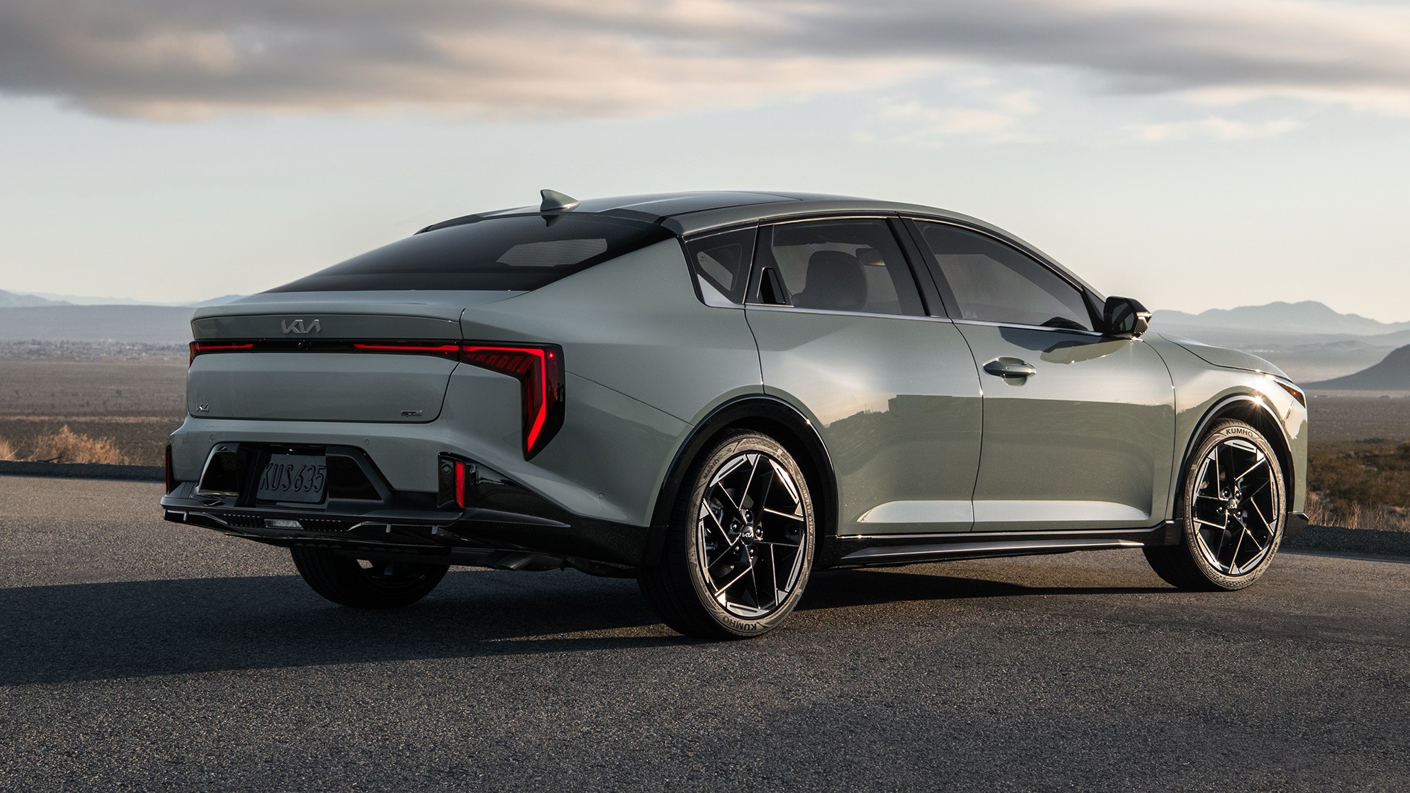 2025 Kia K4 GT Line sedan 11